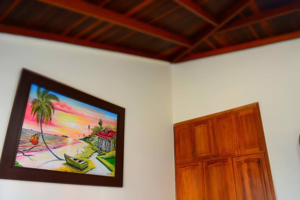 Casa familiar y agradable, parqueadero y BBQ