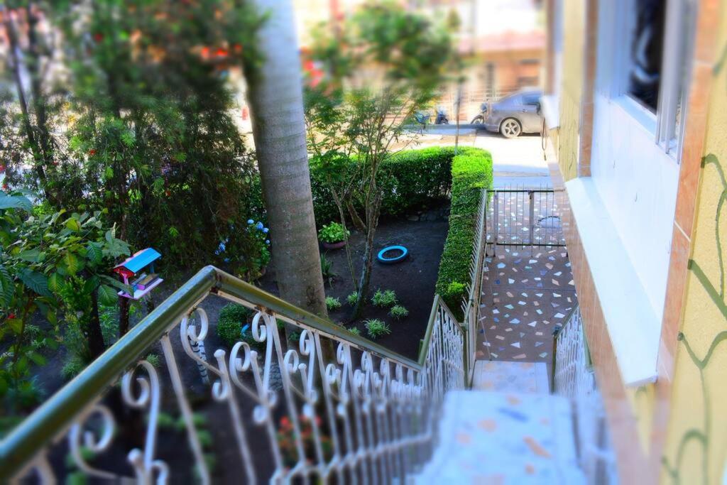 Casa familiar y agradable, parqueadero y BBQ
