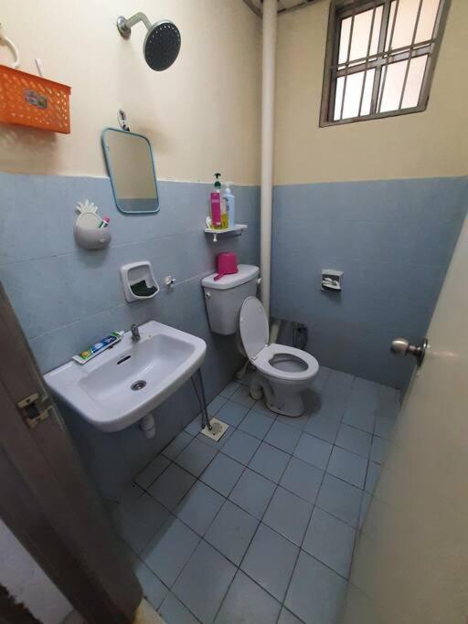 3-bedroom apartment with guarded parking inside photo 5