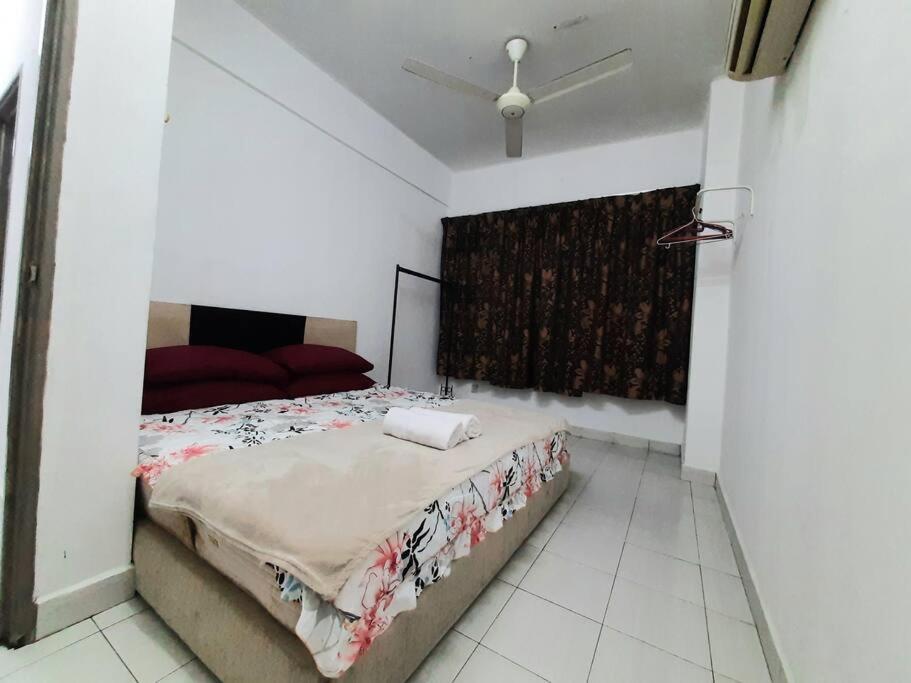 3-bedroom apartment with guarded parking inside photo 6