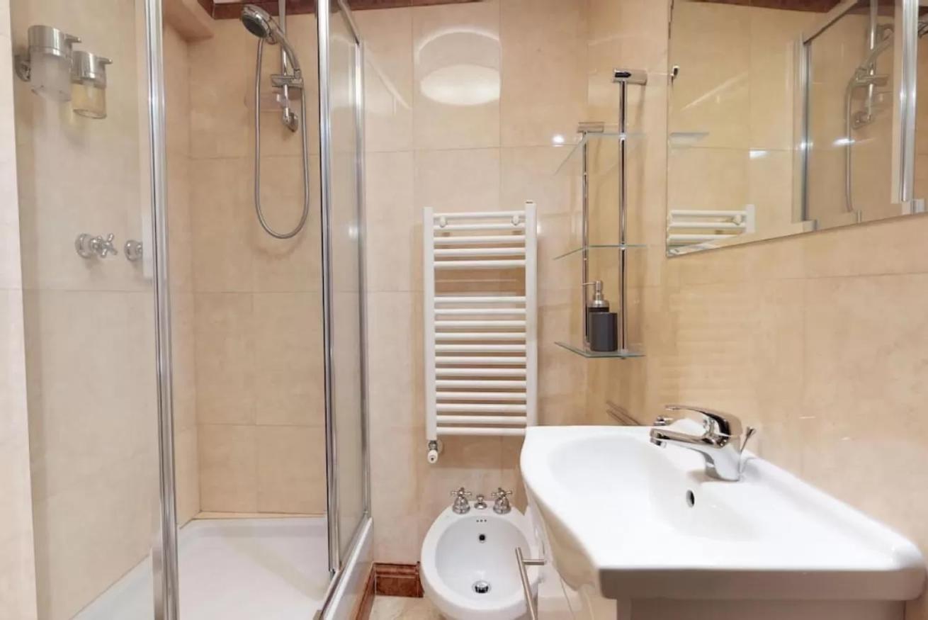 Classbnb - Luxury Apartment in Milan's Fashion District - 5 Min from Galleria Vittorio Emanuele II