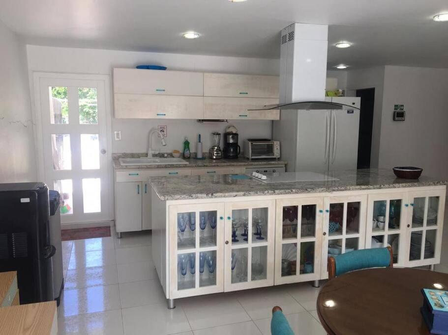 Walking distance to the beach, restaurants, and shops