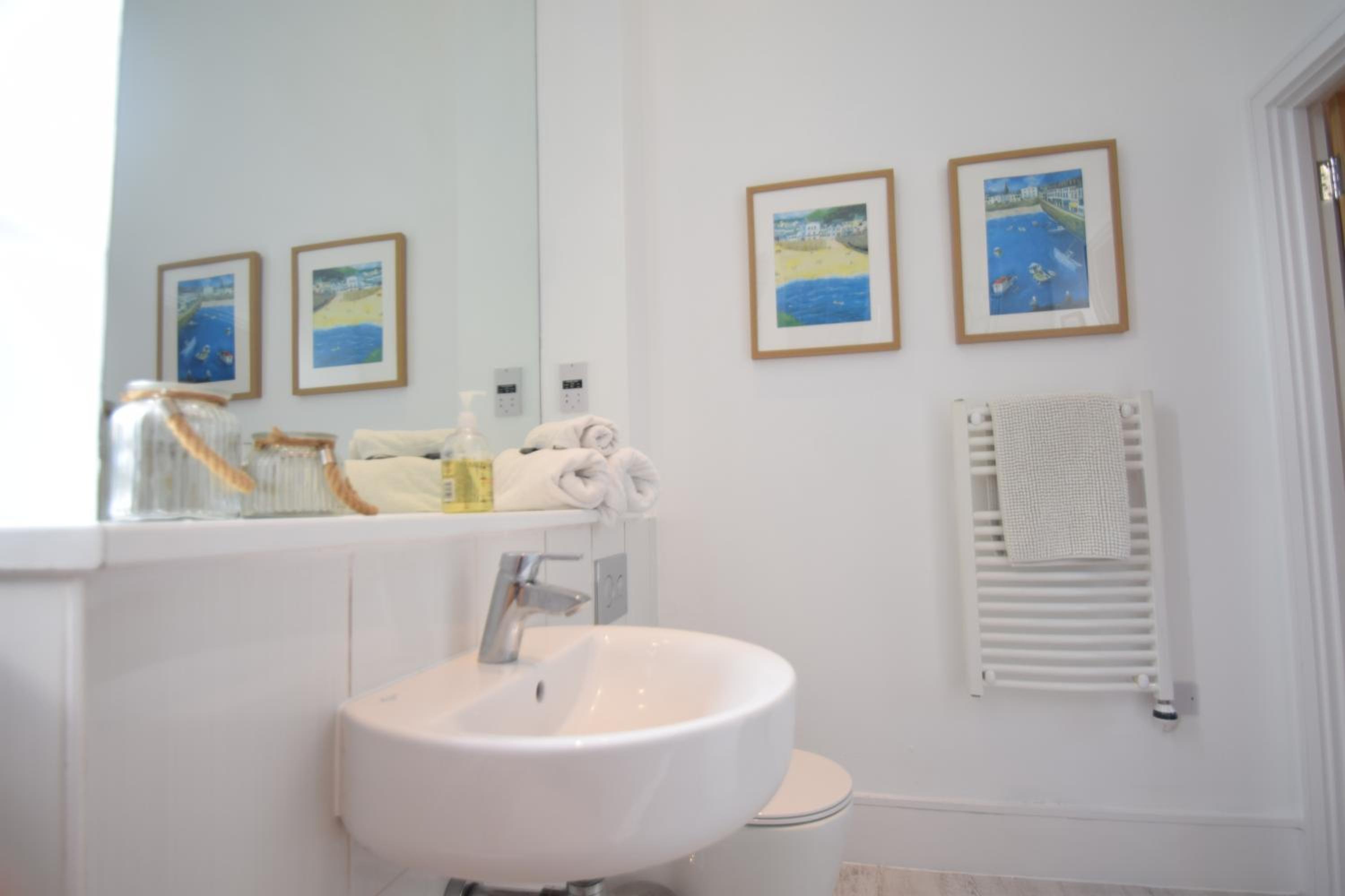 Beautiful flat in luxury Graylingwell development view 3