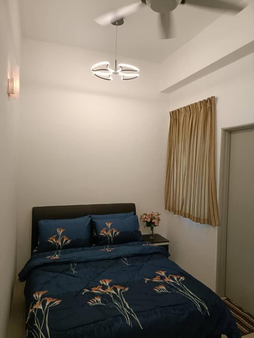 Alyaleesya homestay muslim night market