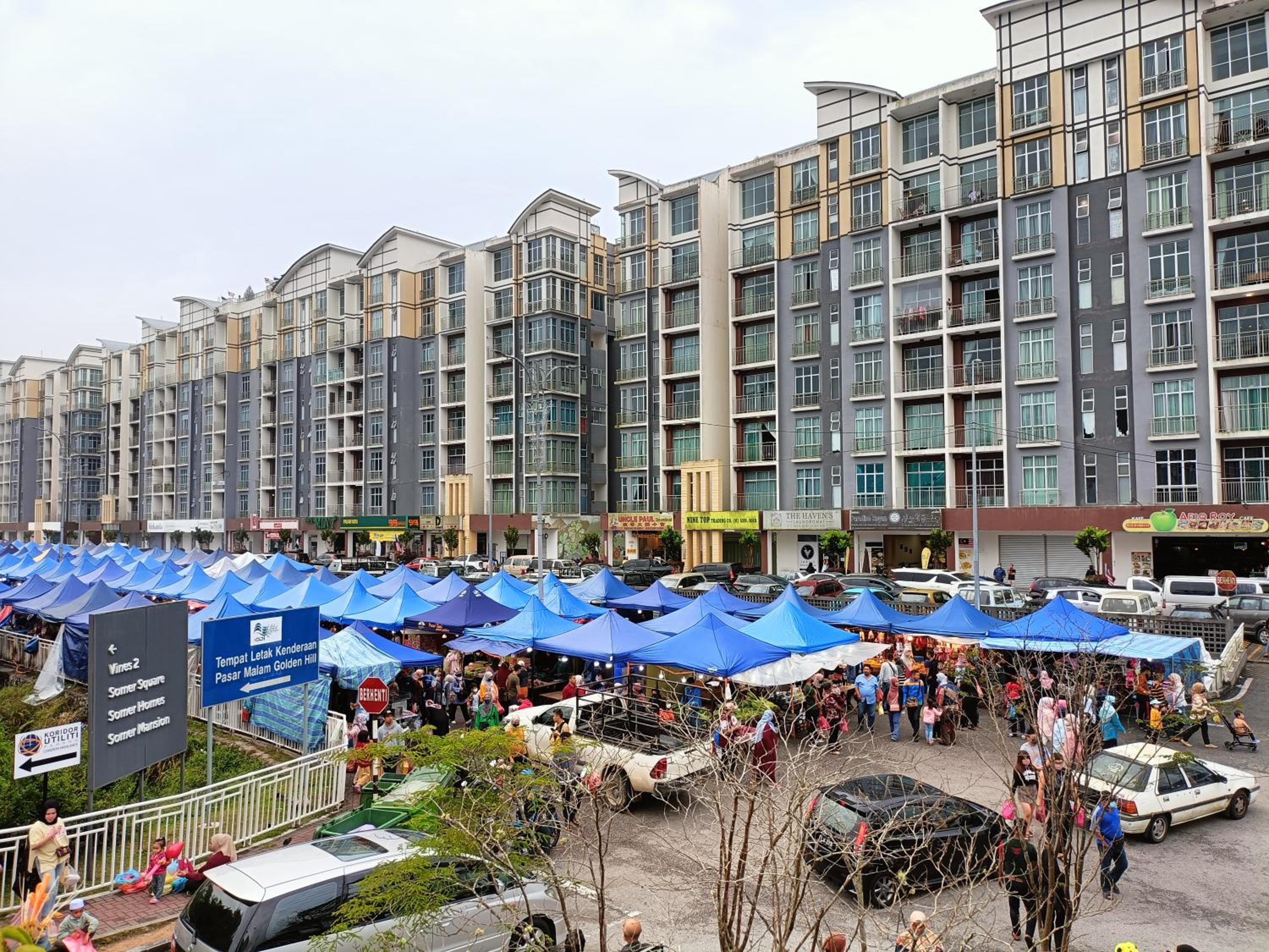 Alyaleesya homestay muslim night market