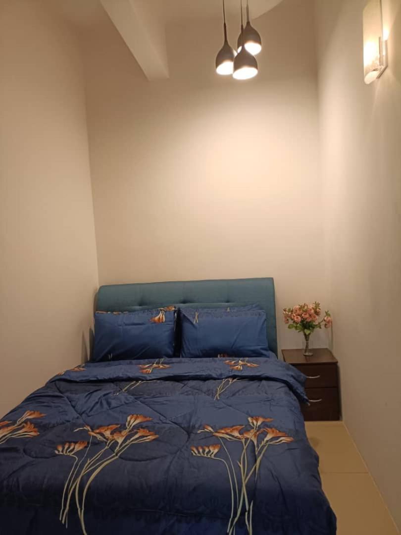 Alyaleesya homestay muslim night market