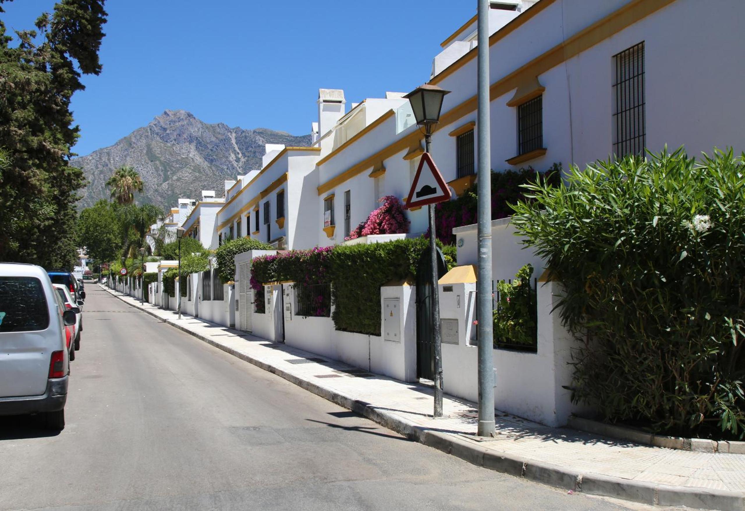 Casa Bambu - Incredible Beachside Townhouse by Finest Rentals