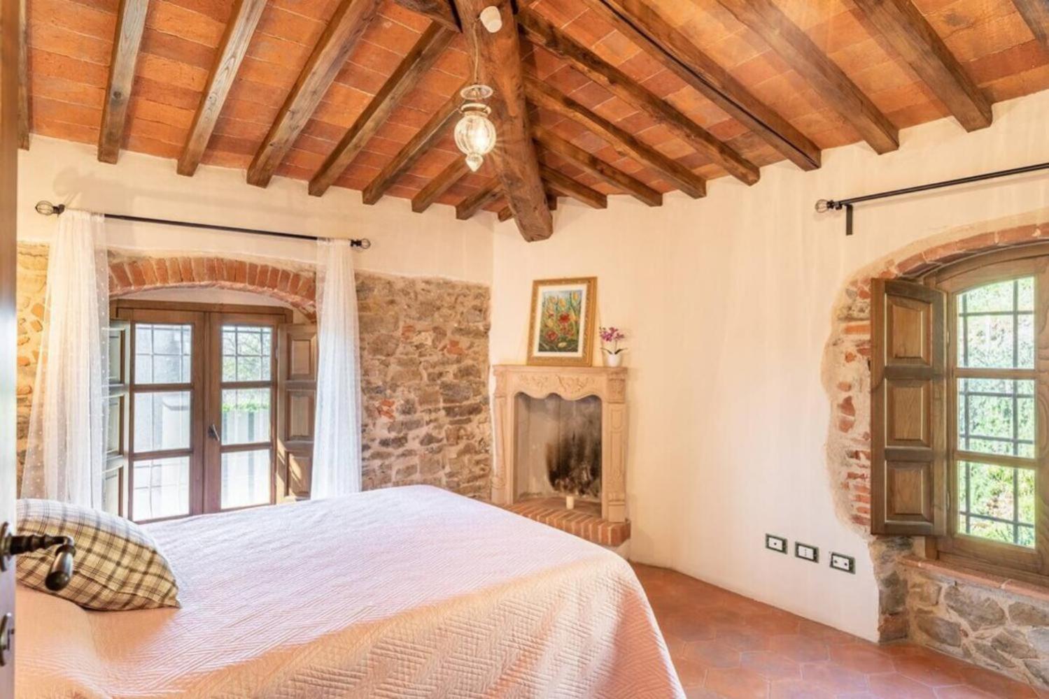 Villa Pera by Nicola Real Estate