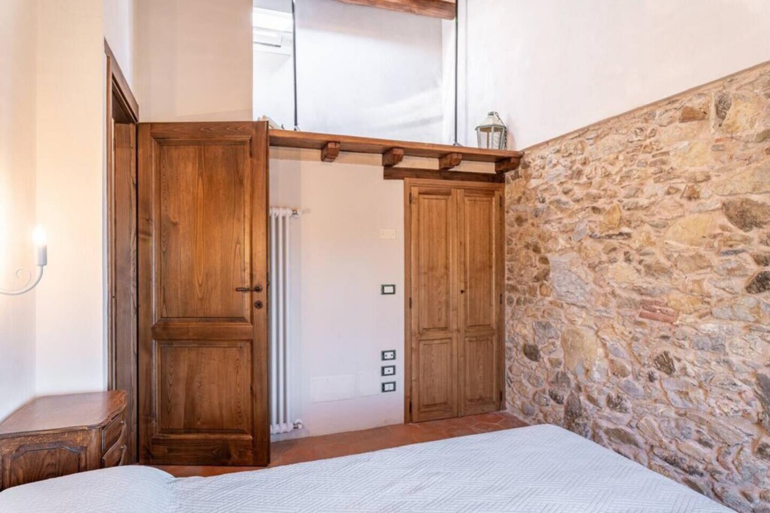 Villa Pera by Nicola Real Estate