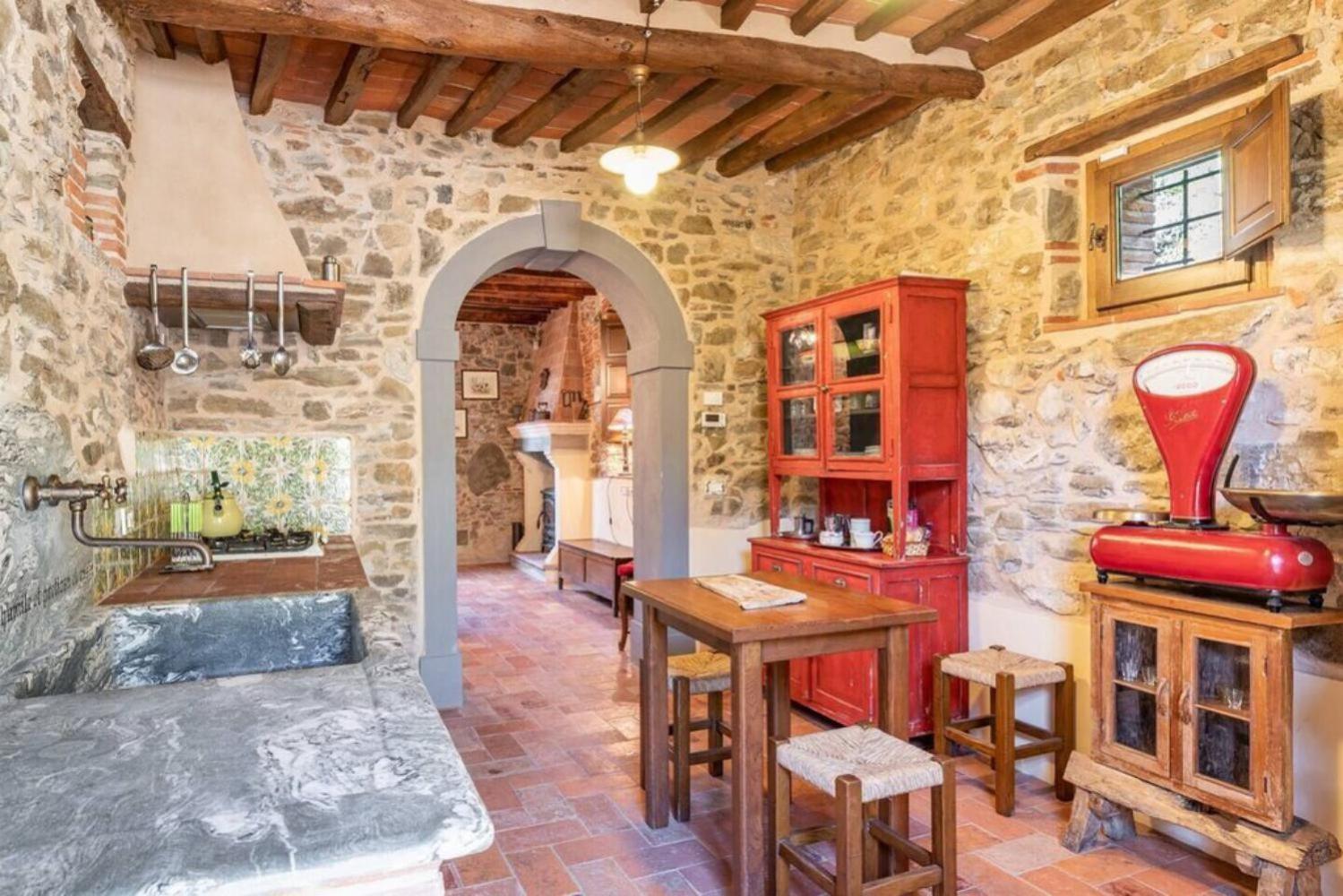 Villa Pera by Nicola Real Estate