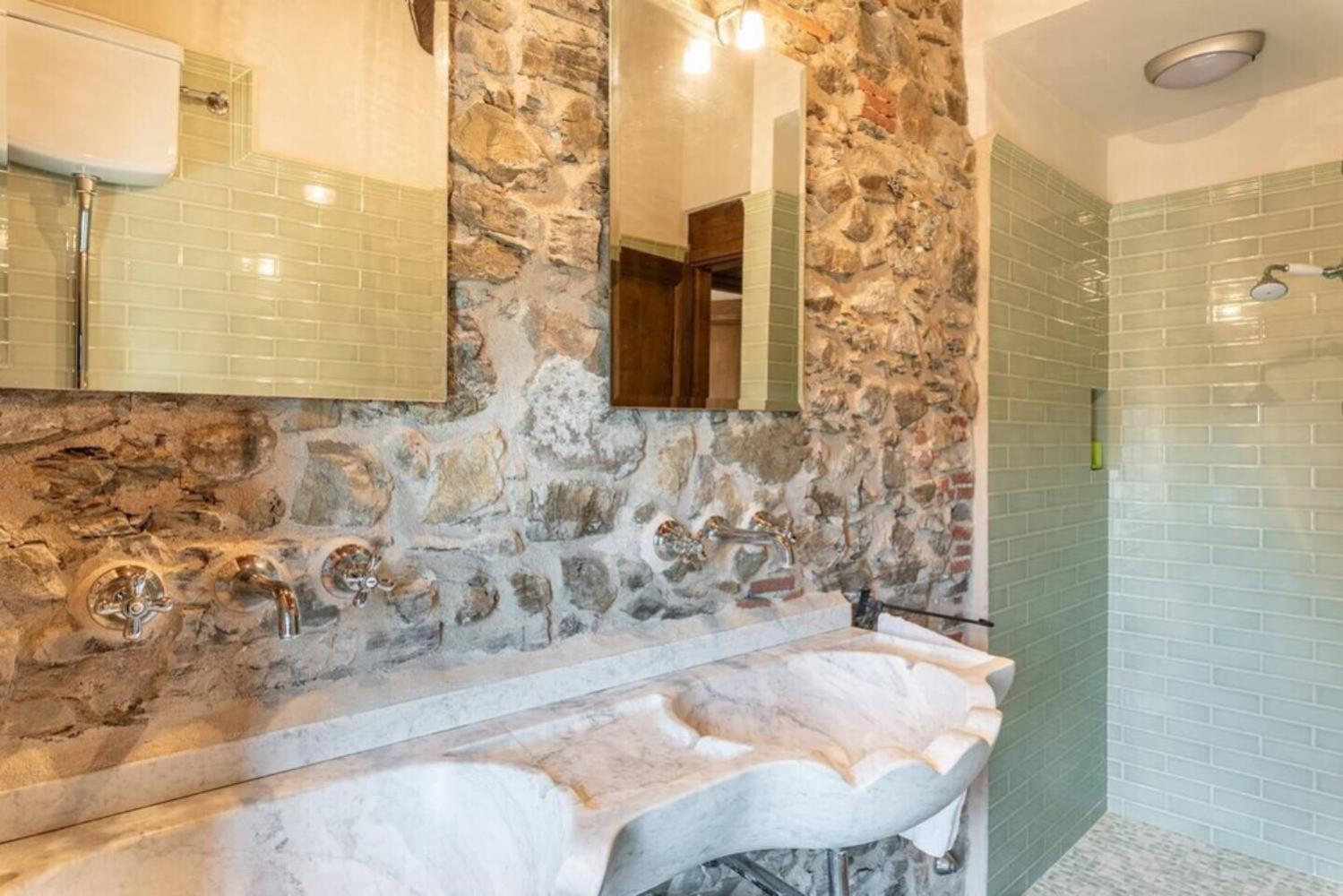Villa Pera by Nicola Real Estate