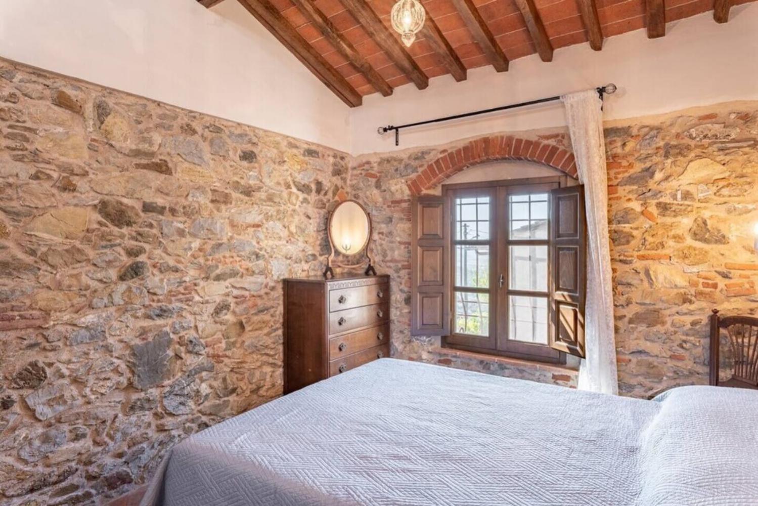 Villa Pera by Nicola Real Estate