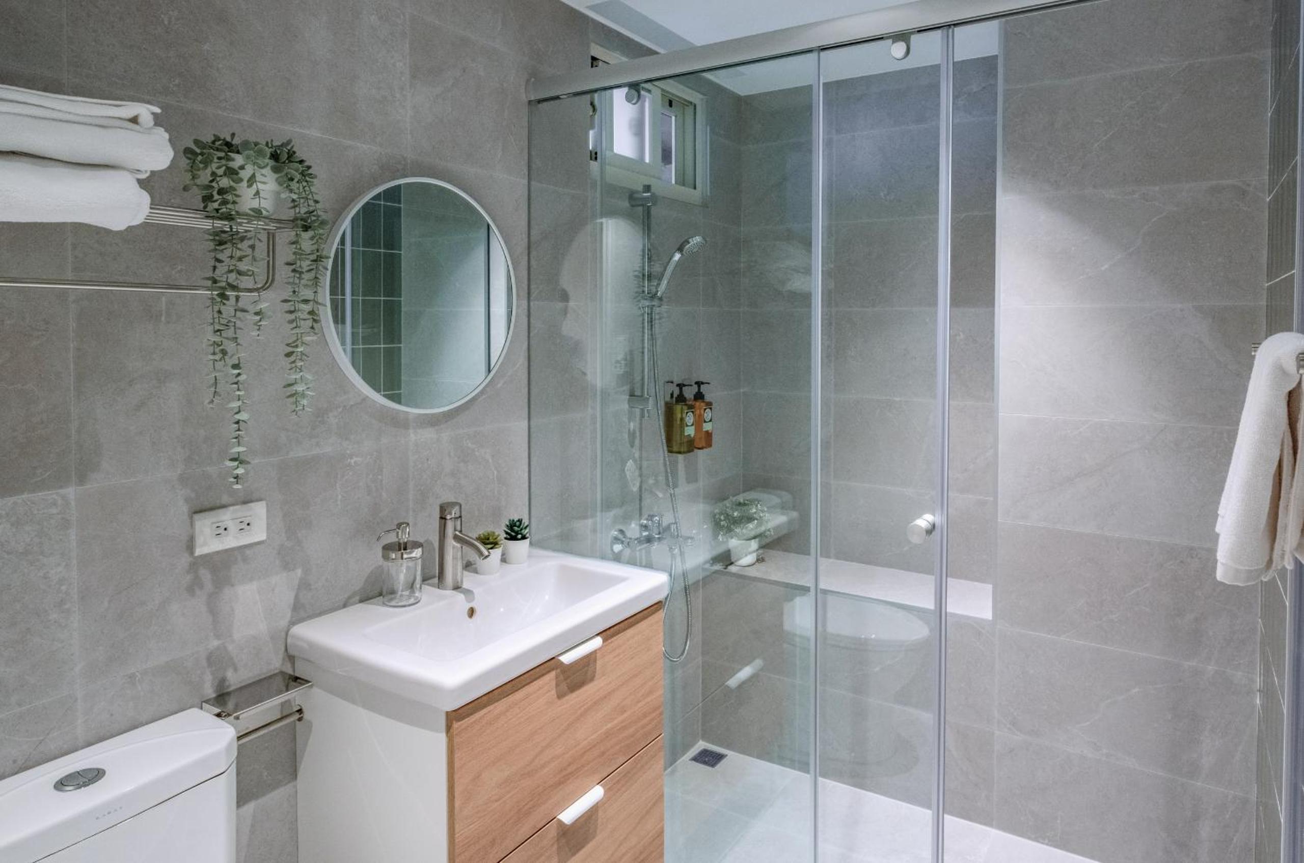 Lin Suites by Olala Homes