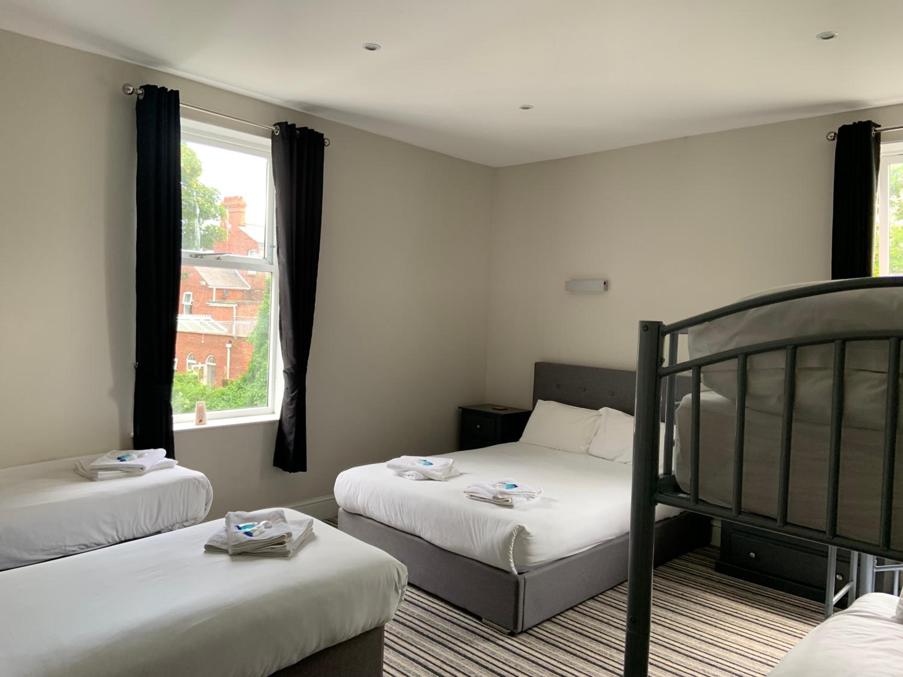 Arona Guest Hotel