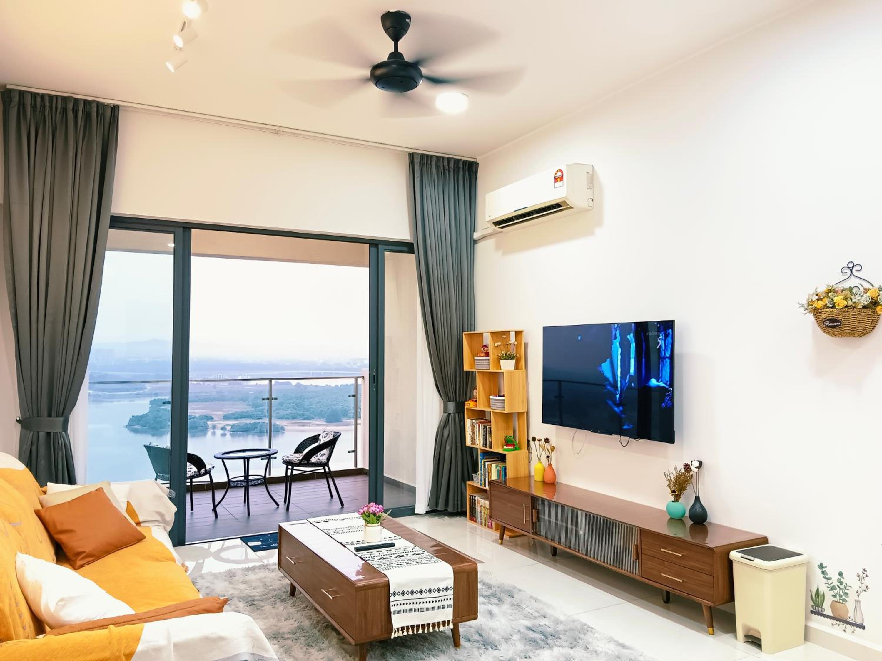 Danga Suite full Sea View, 7 min to CIQ,3BR 8 PAX, Royal stand, By Hint