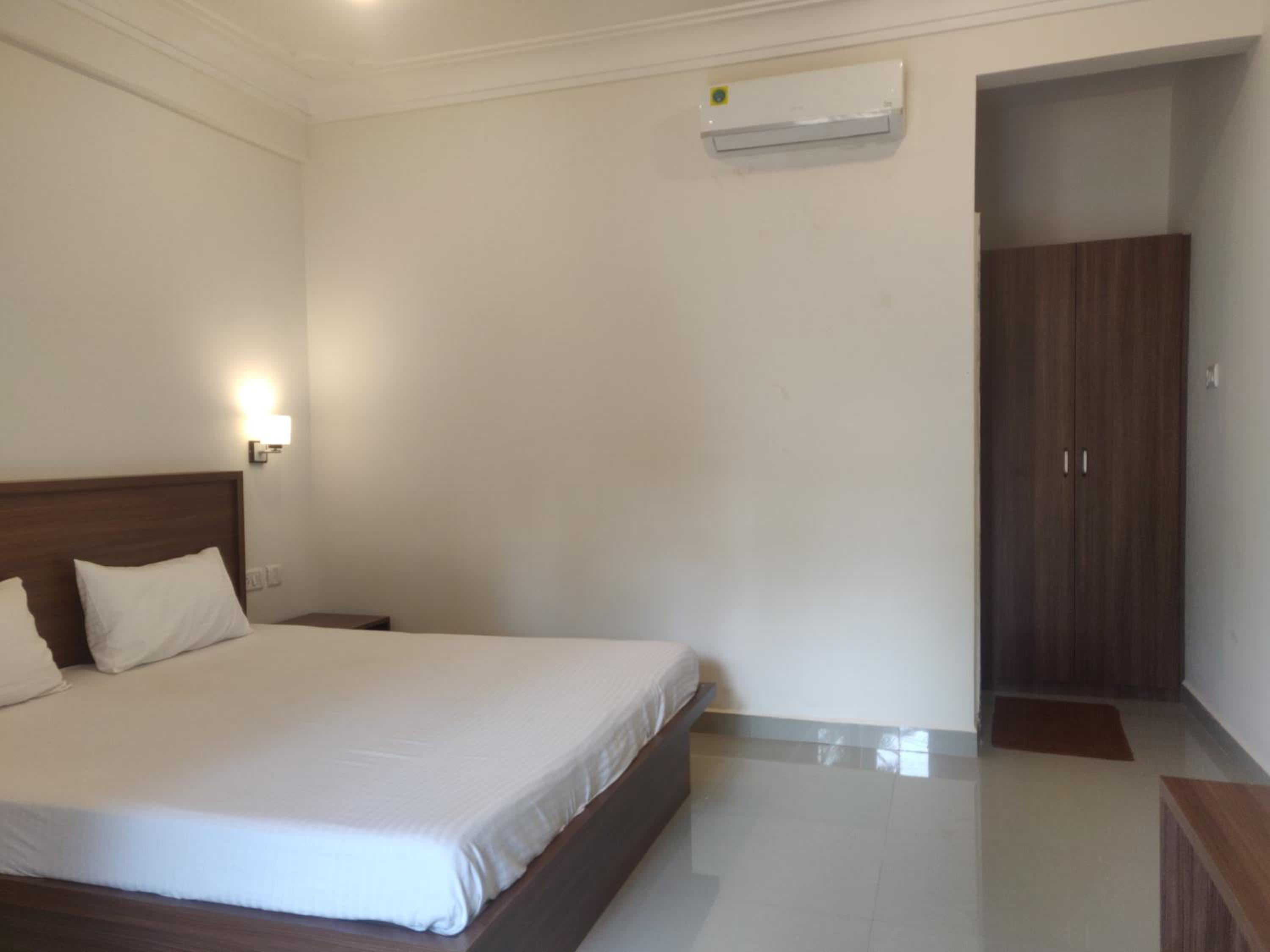 Morjim Sunset Hotel