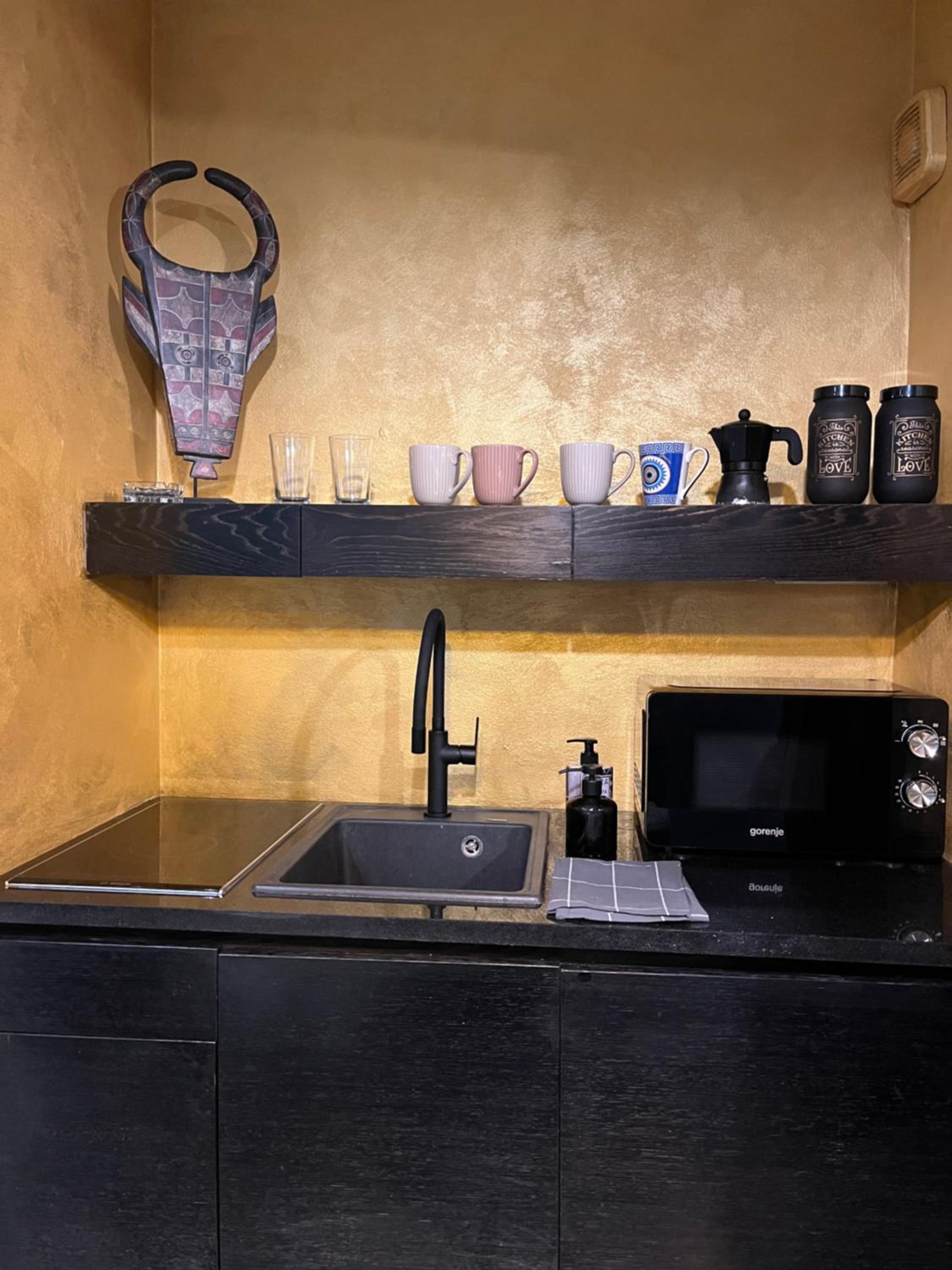 Black Pearl apartment