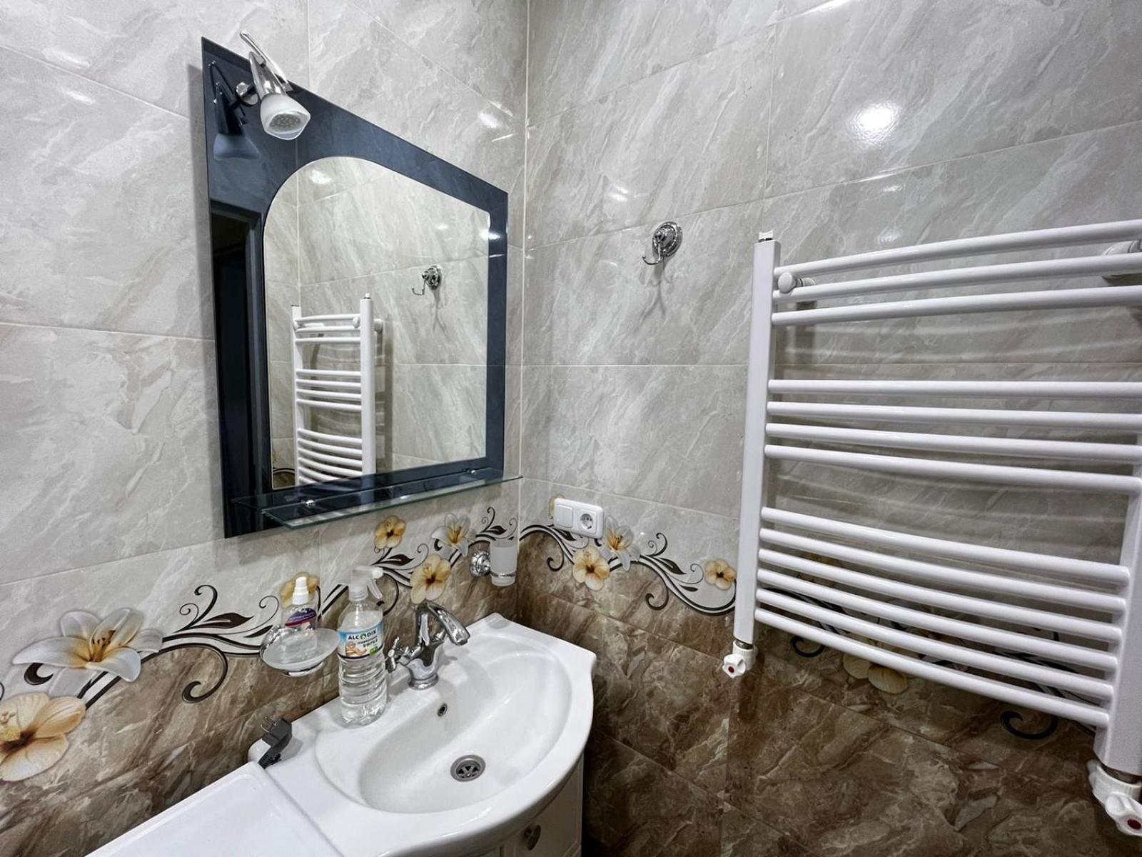 Modern Elegant Renovated Apartment, New Building, Chekhov stree