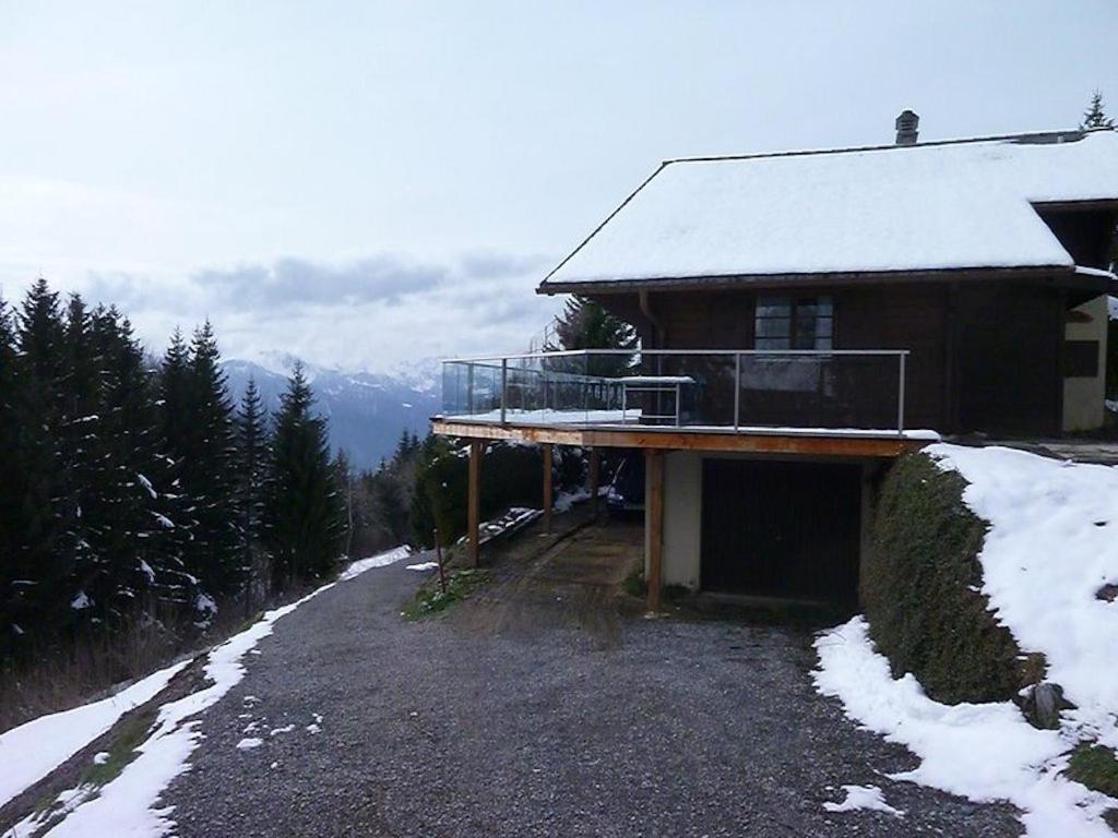 Chalet traditionnel avec jacuzzi extérieur view 4