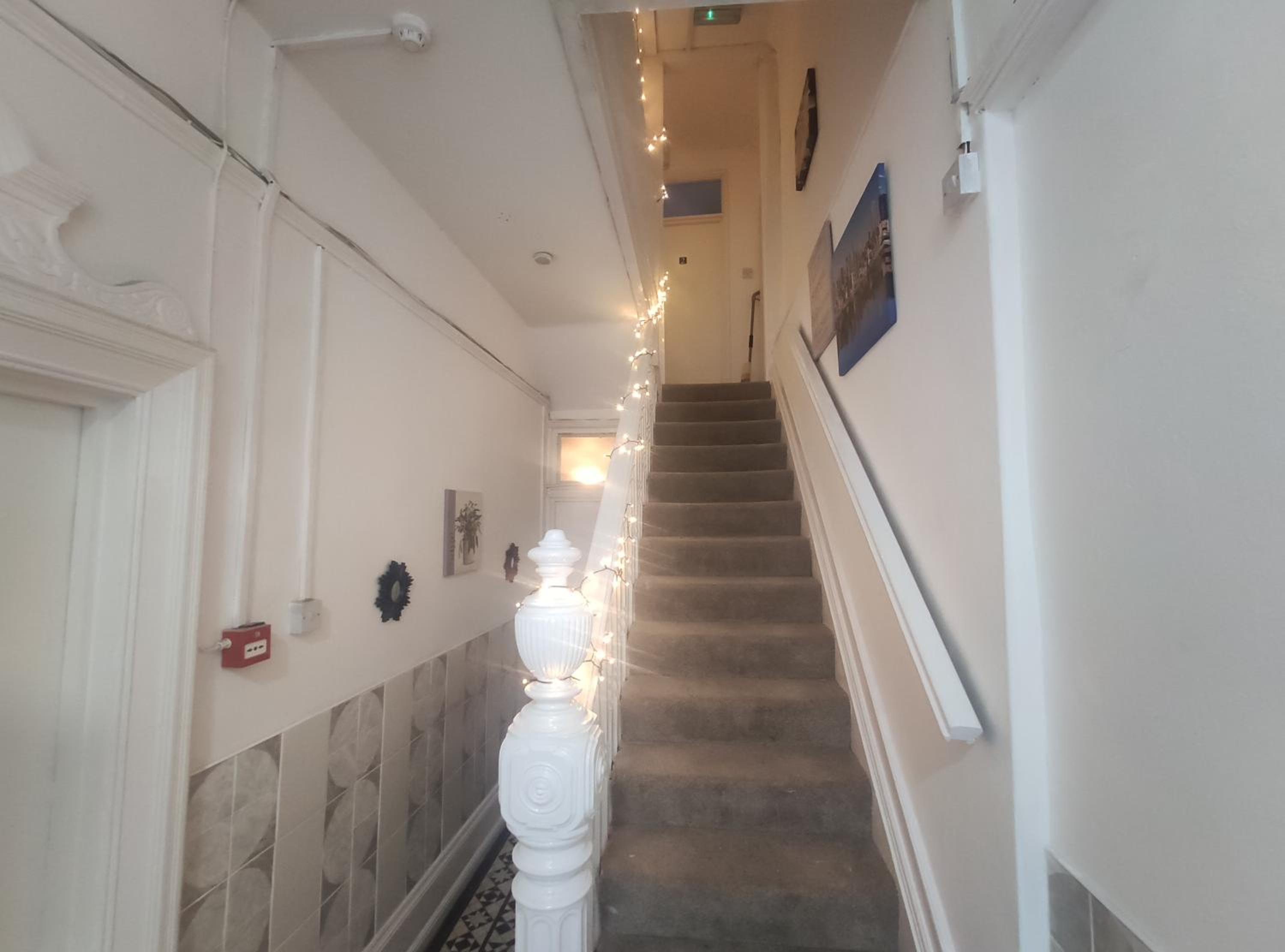 2 Bedroom Apartment in a Supurb Area of Cardiff view 3