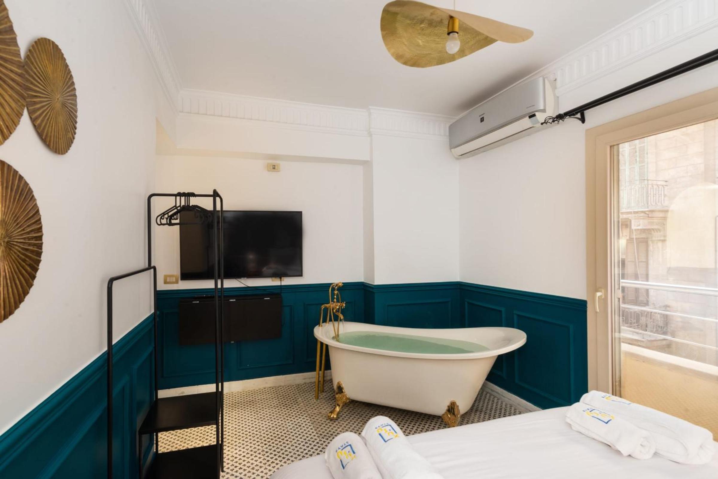 The Neat Nostalgic 1BDR Studio Cairo's Downtown 20B