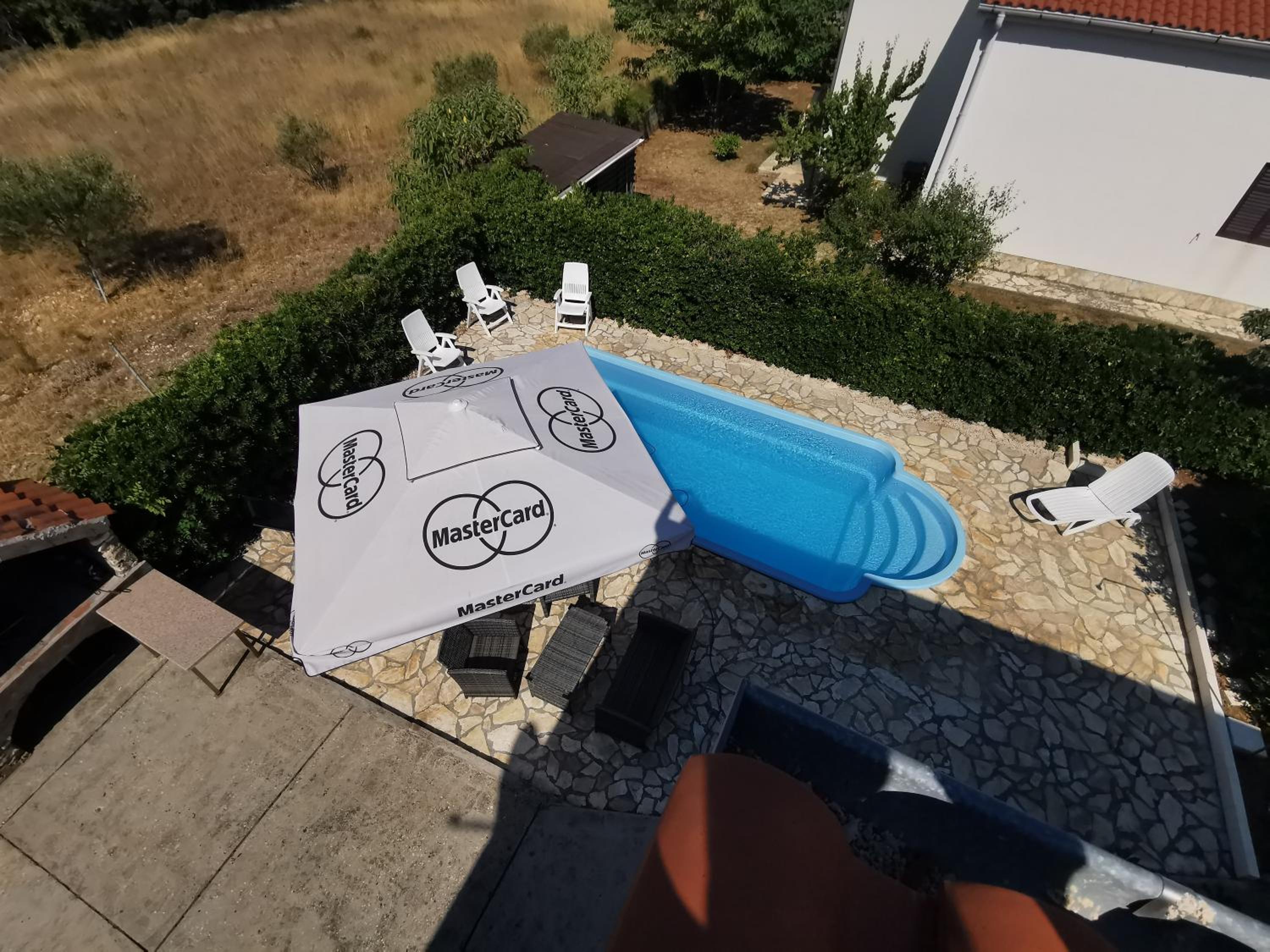 Guest house with pool Ante