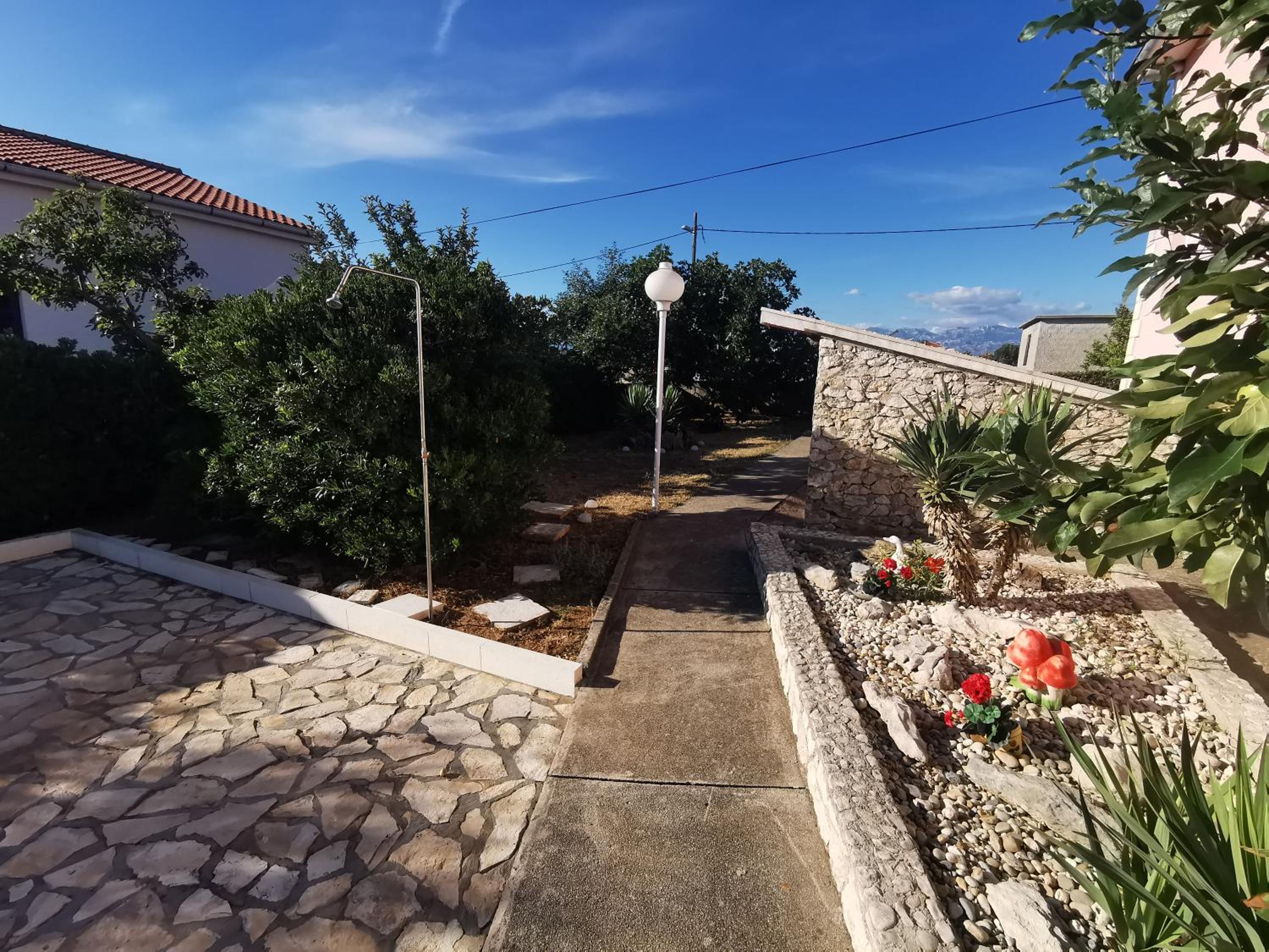 Guest house with pool Ante