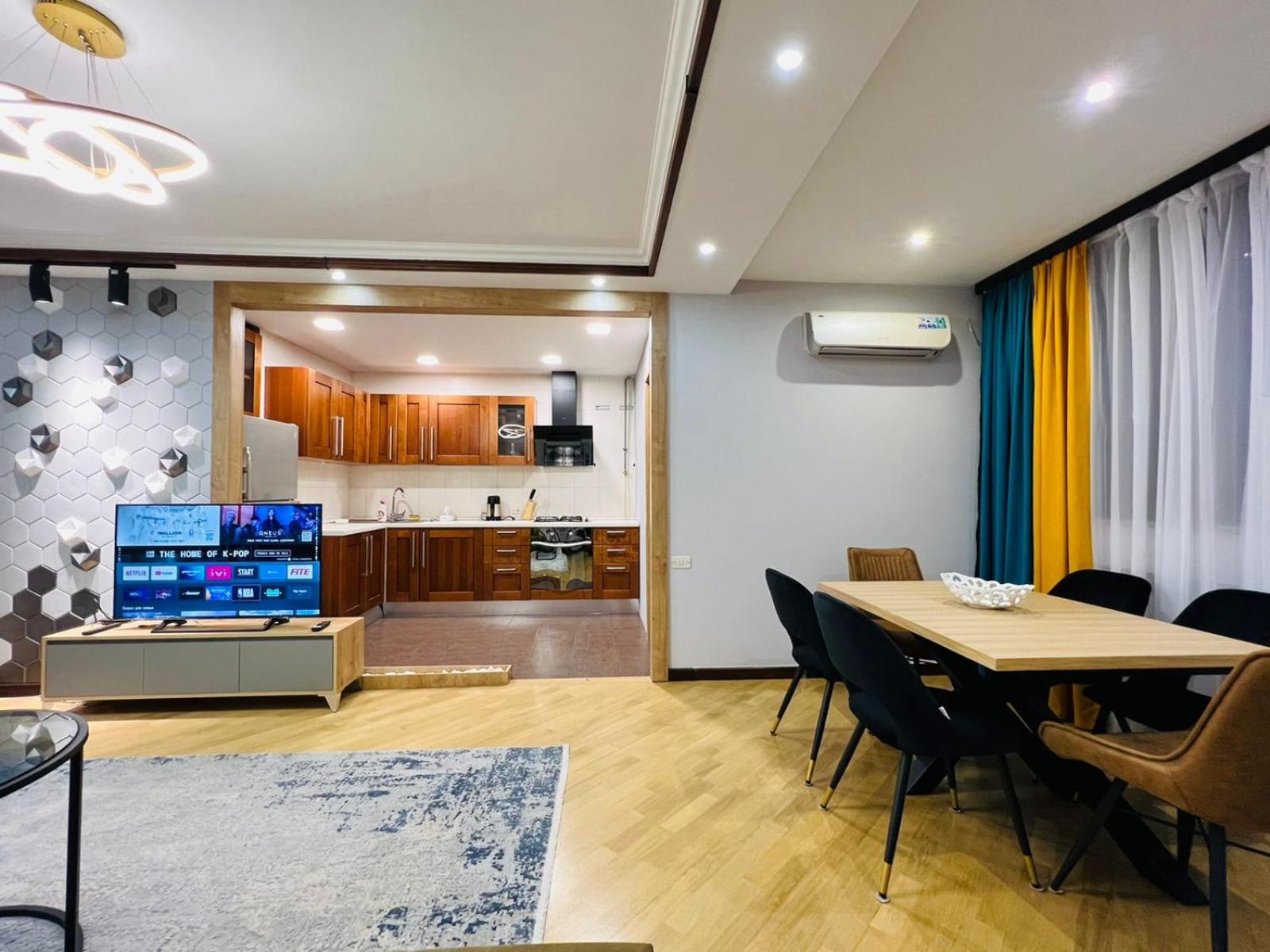 Middle of Center with Jacuzzi + 2 Bathroom + 3bedroom by Republic square on Amiryan Street