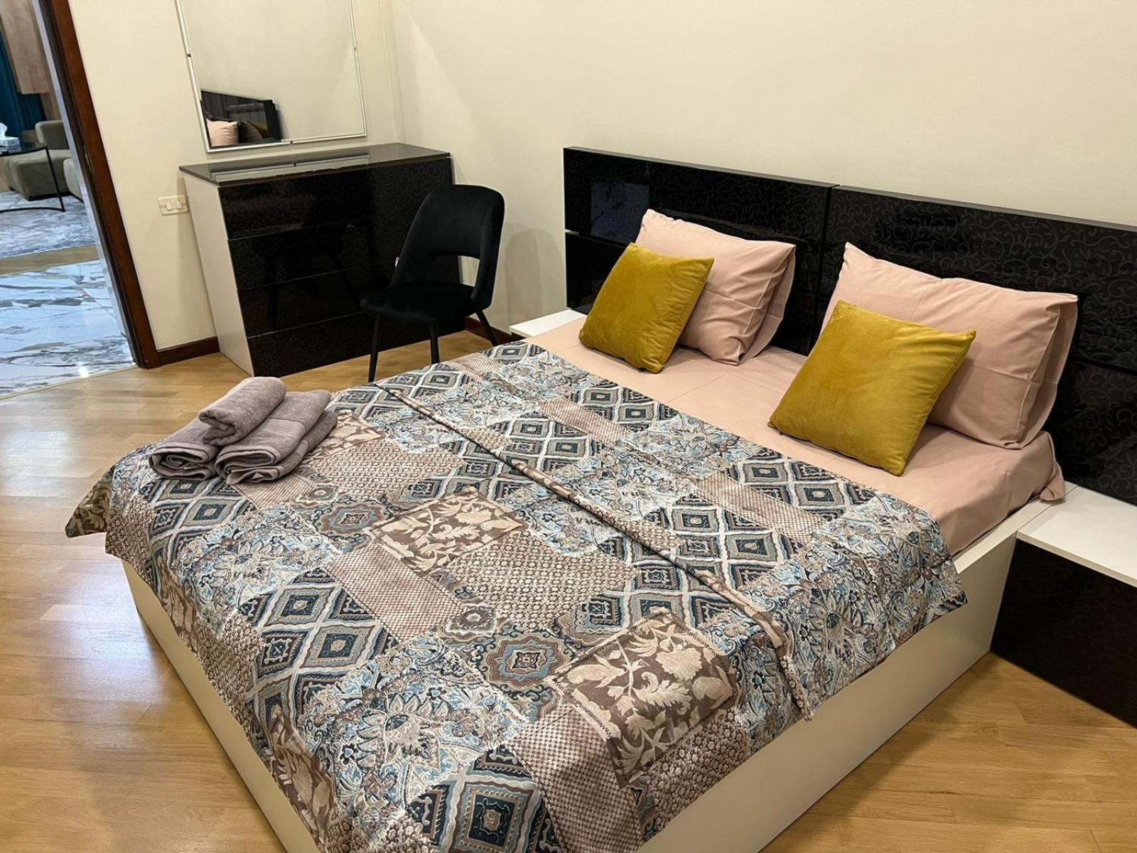 Middle of Center with Jacuzzi + 2 Bathroom + 3bedroom by Republic square on Amiryan Street