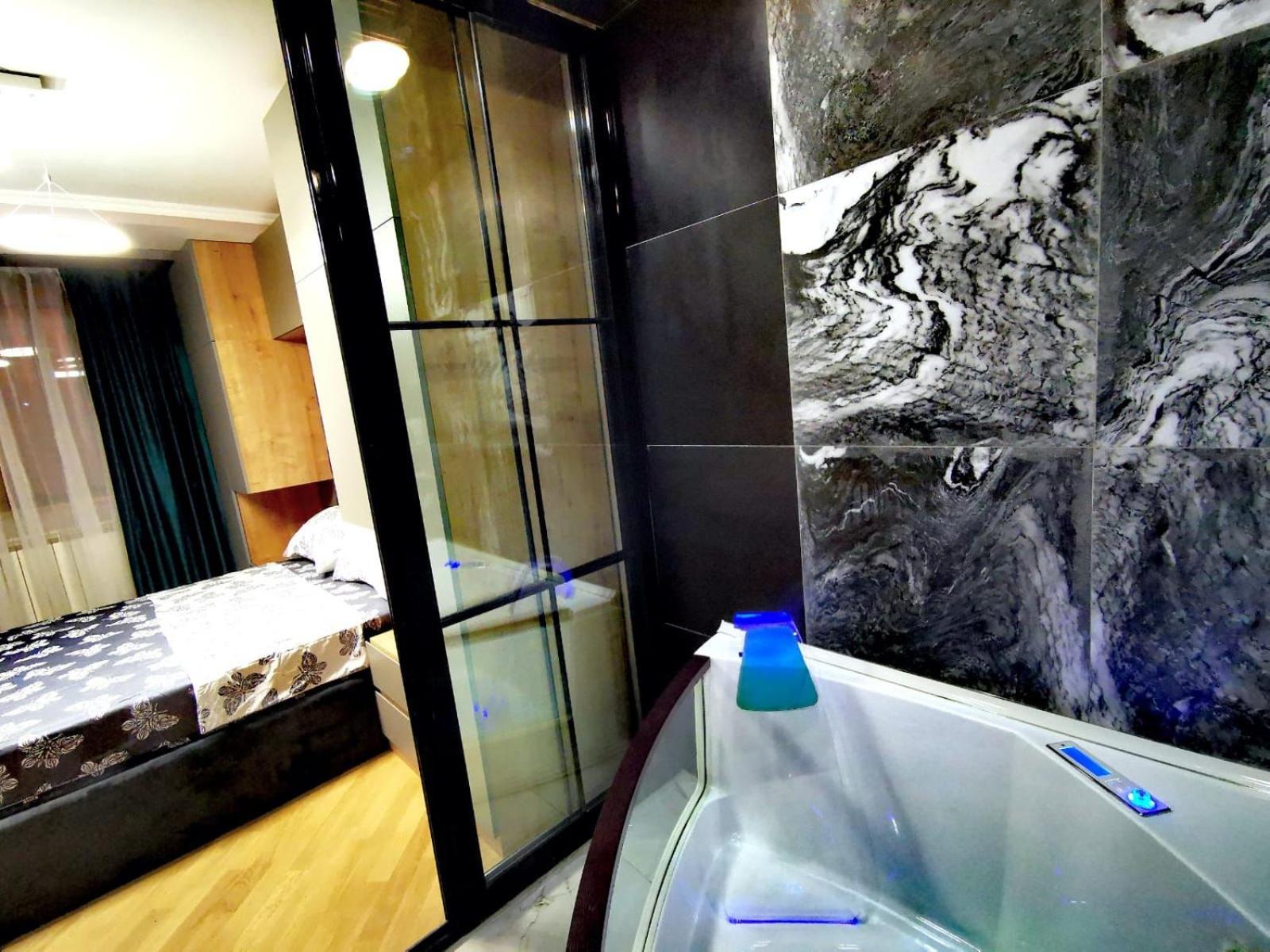 Middle of Center with Jacuzzi + 2 Bathroom + 3bedroom by Republic square on Amiryan Street