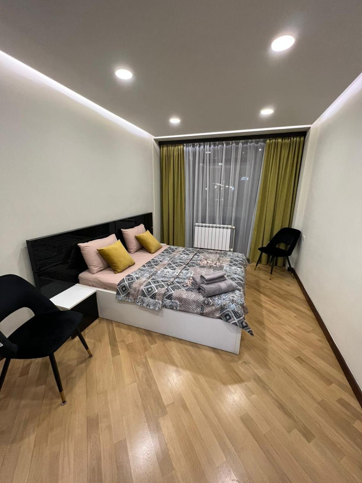 Middle of Center with Jacuzzi + 2 Bathroom + 3bedroom by Republic square on Amiryan Street