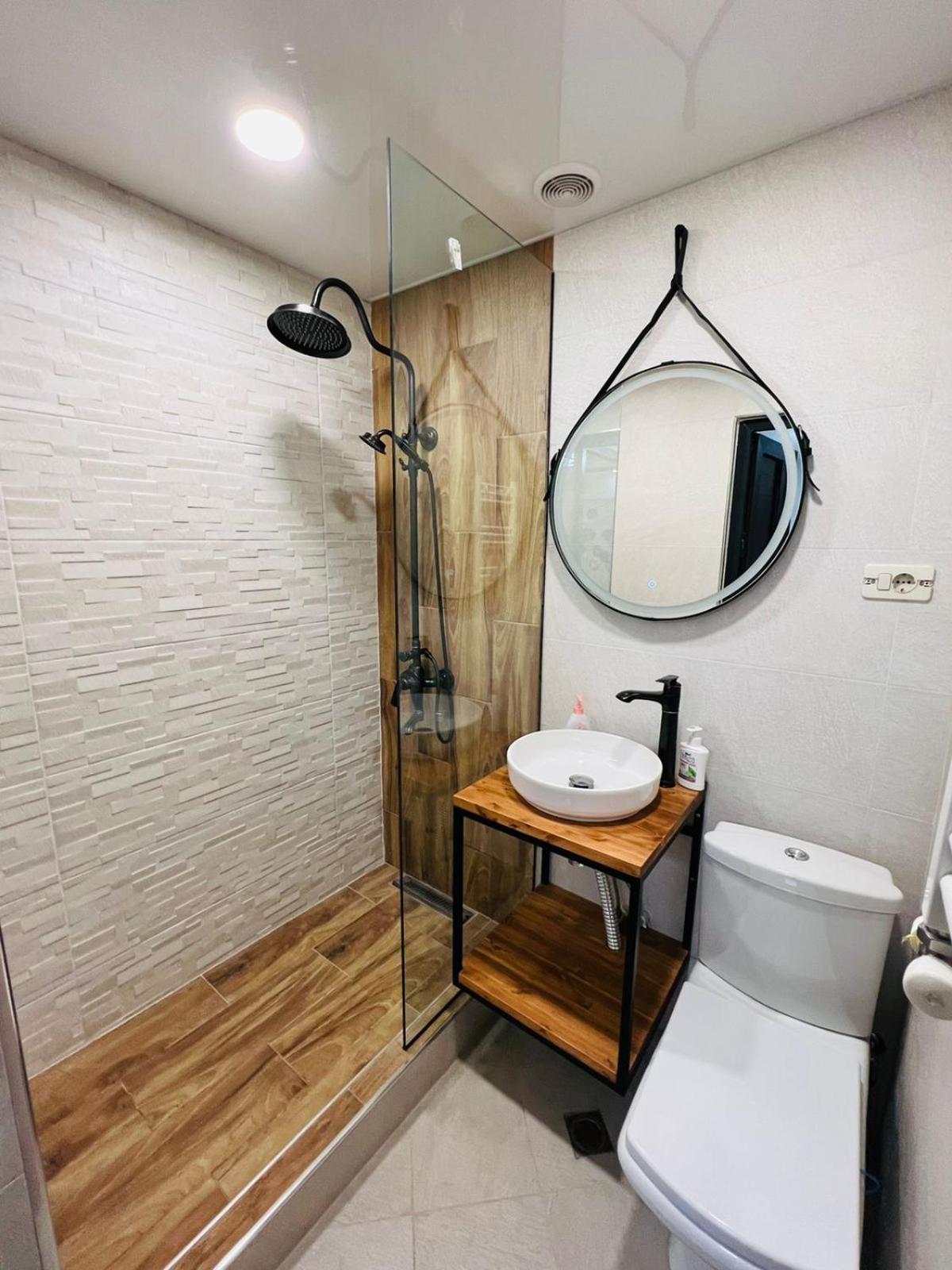 Middle of Center with Jacuzzi + 2 Bathroom + 3bedroom by Republic square on Amiryan Street