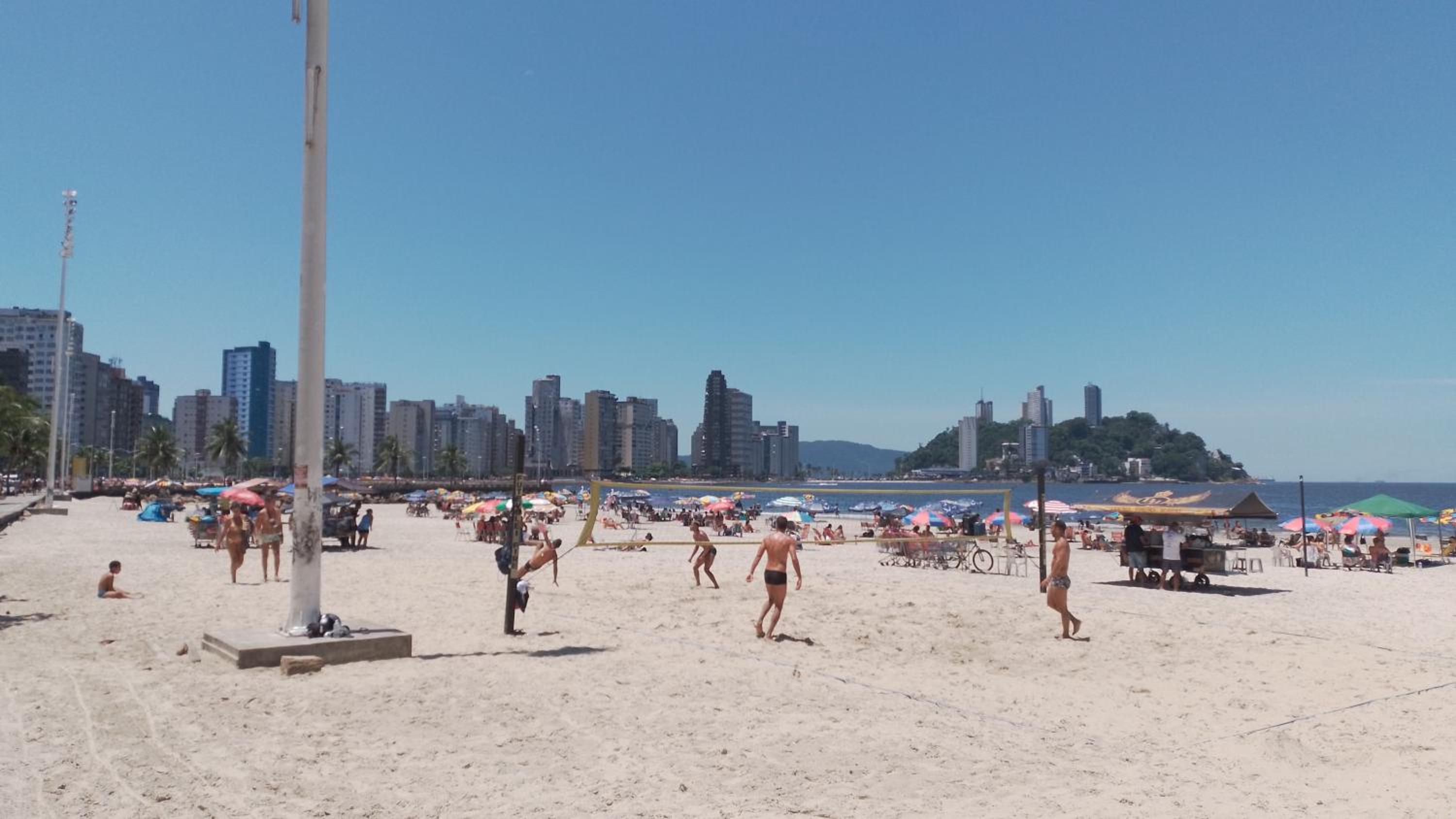 Apto acochegante com Praia e lazer