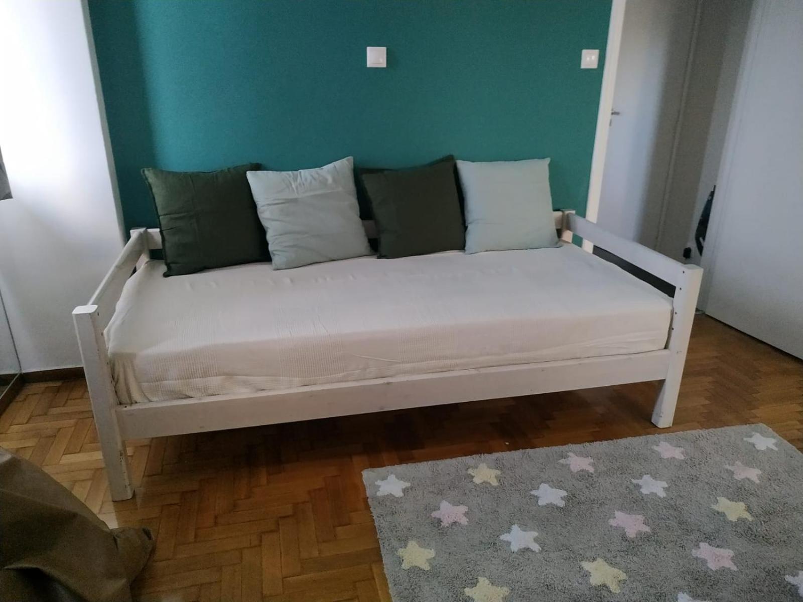 Fully renovated, family-friendly apartment, next to a huge green park, in Athens center