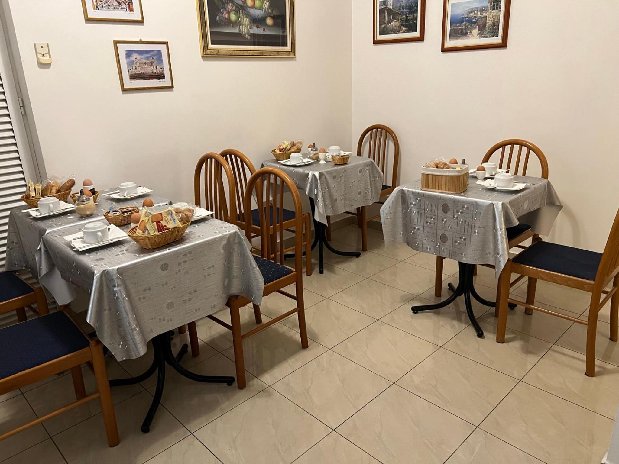Emanuela Guest House