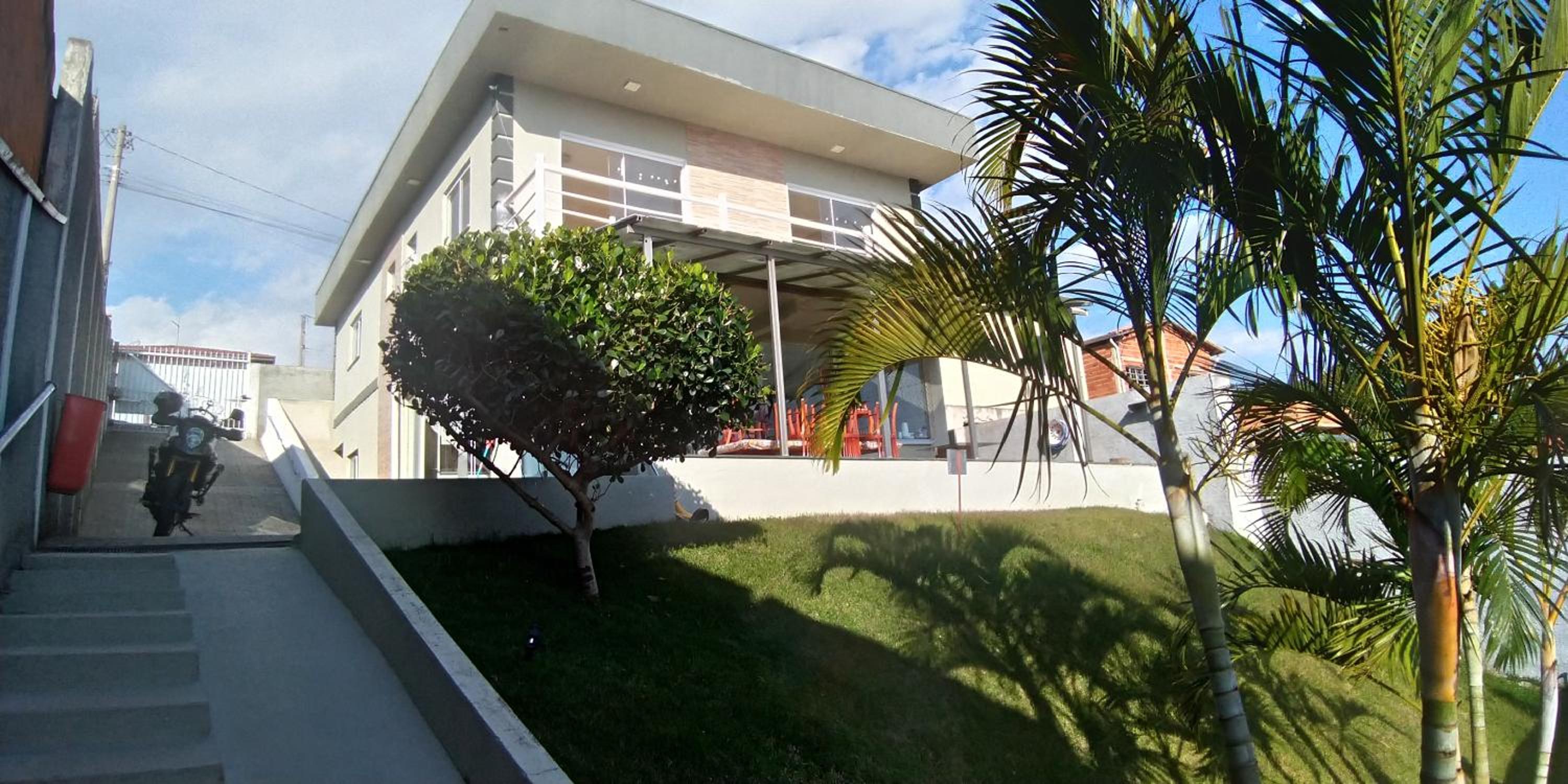RECANTO K9 - SERRA NEGRA SP. No verão e no inverno