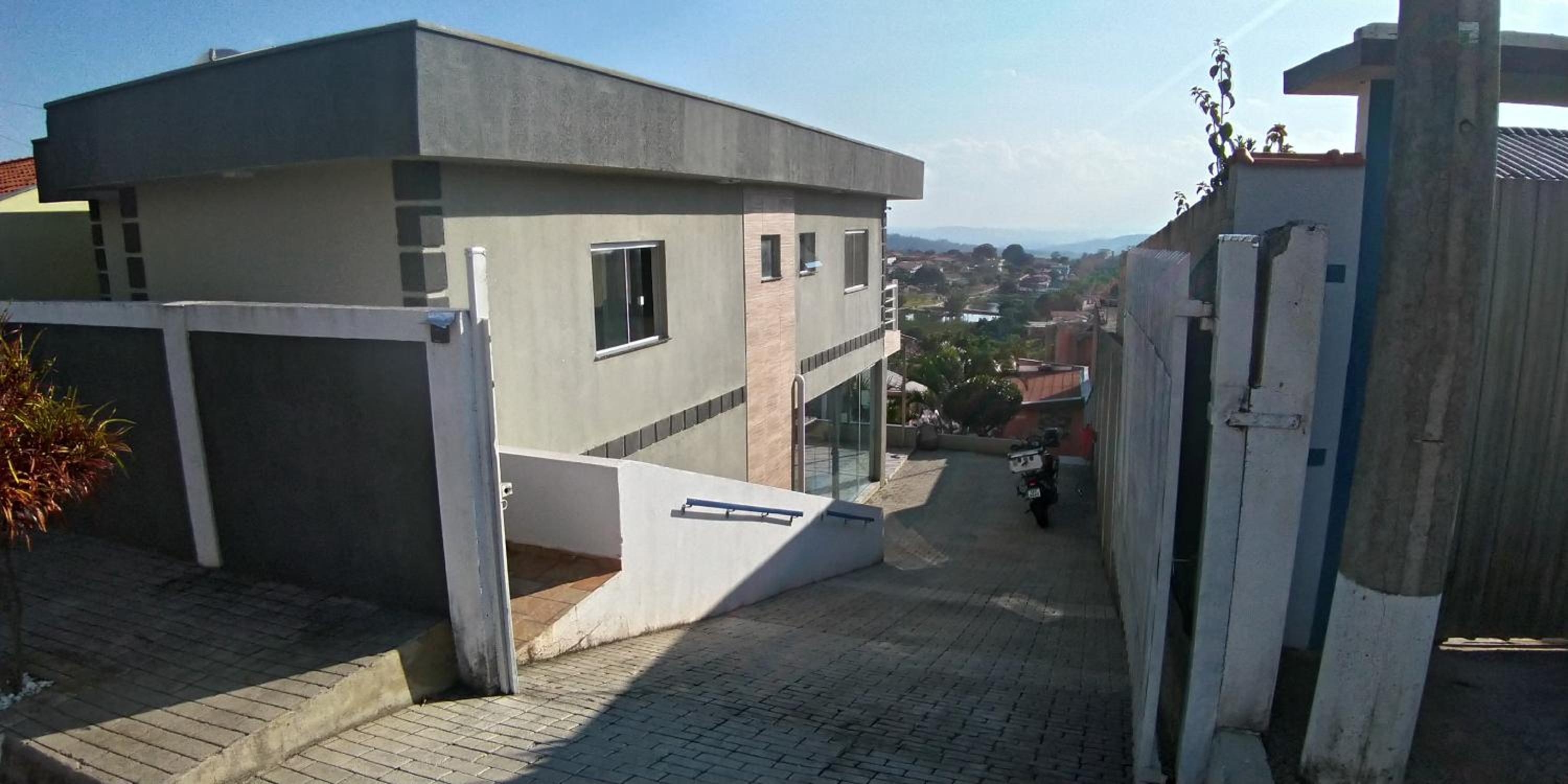 RECANTO K9 - SERRA NEGRA SP. No verão e no inverno
