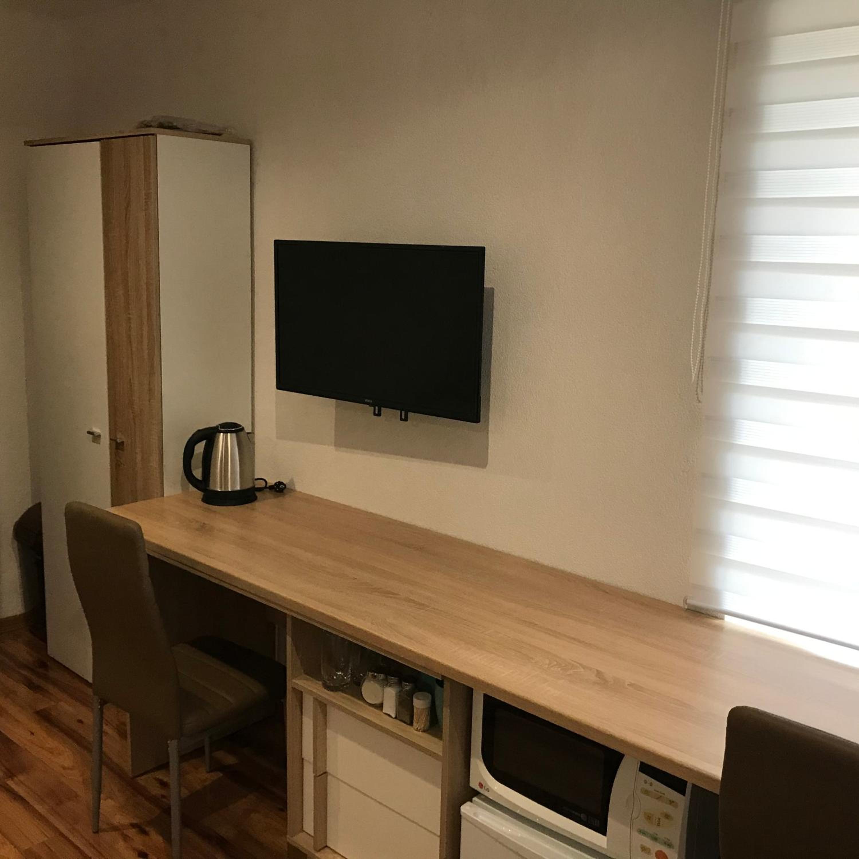 Photo 8