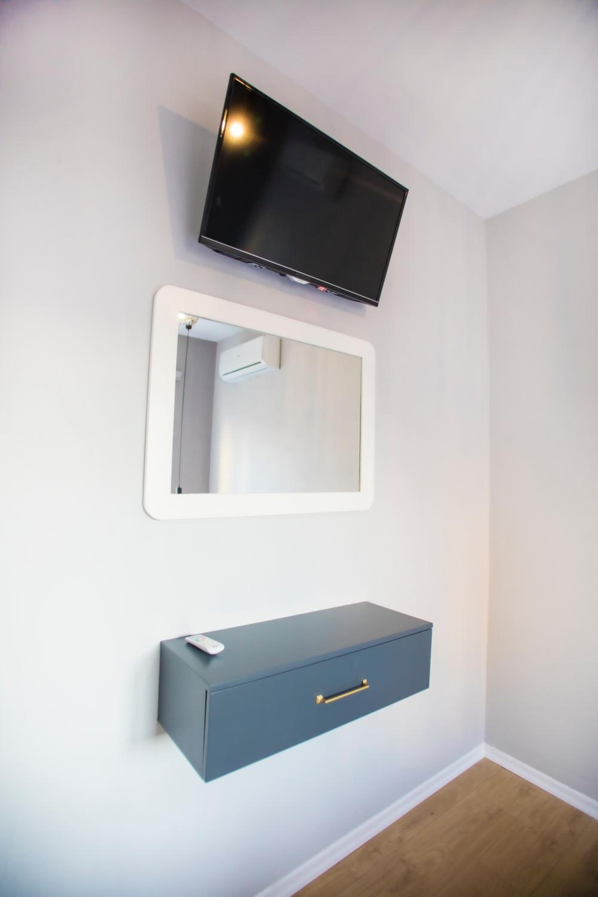 Blloku 4BR Duplex w BBQ Terrace - Central Tirana
