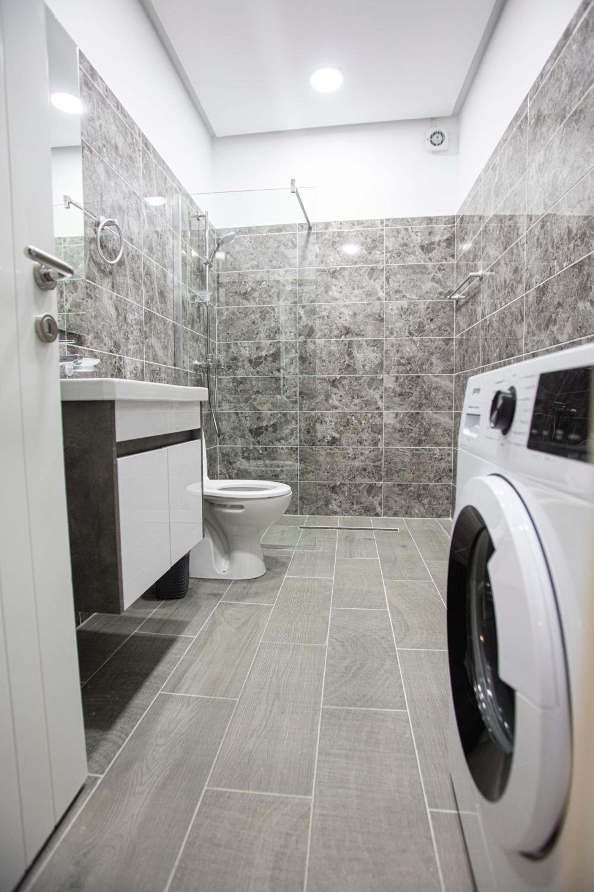 Blloku 4BR Duplex w BBQ Terrace - Central Tirana