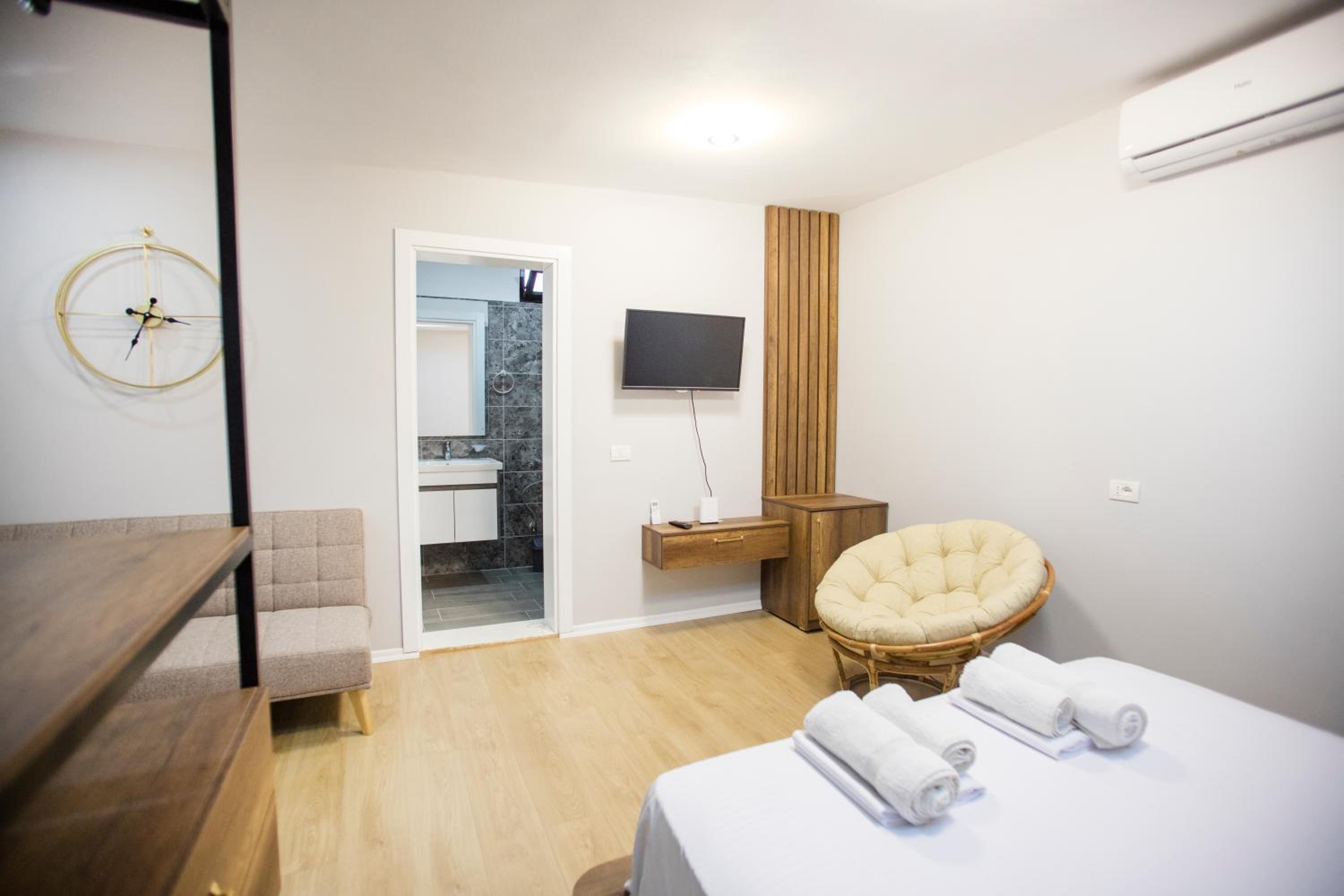 Blloku 4BR Duplex w BBQ Terrace - Central Tirana