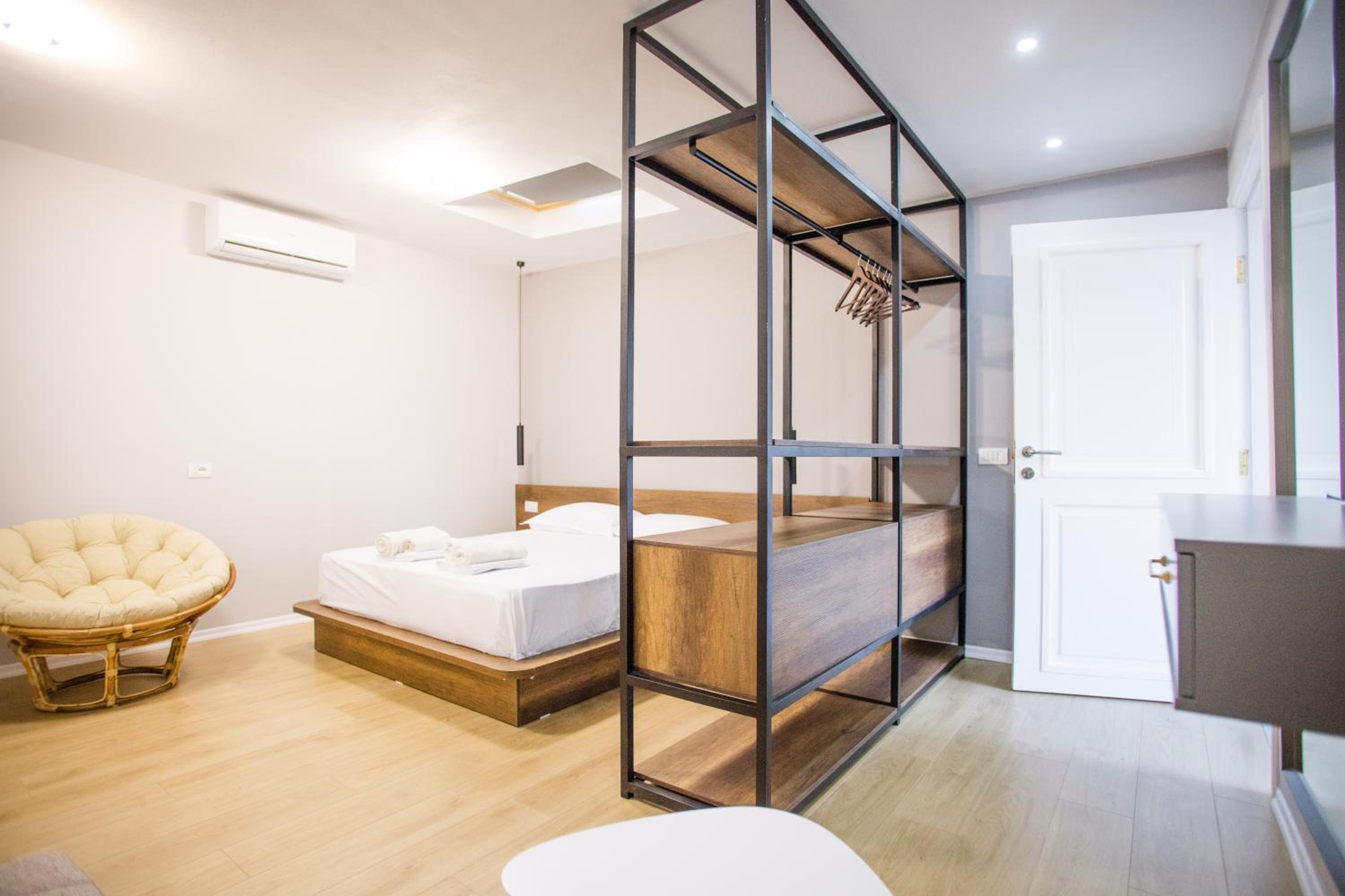 Blloku 4BR Duplex w BBQ Terrace - Central Tirana