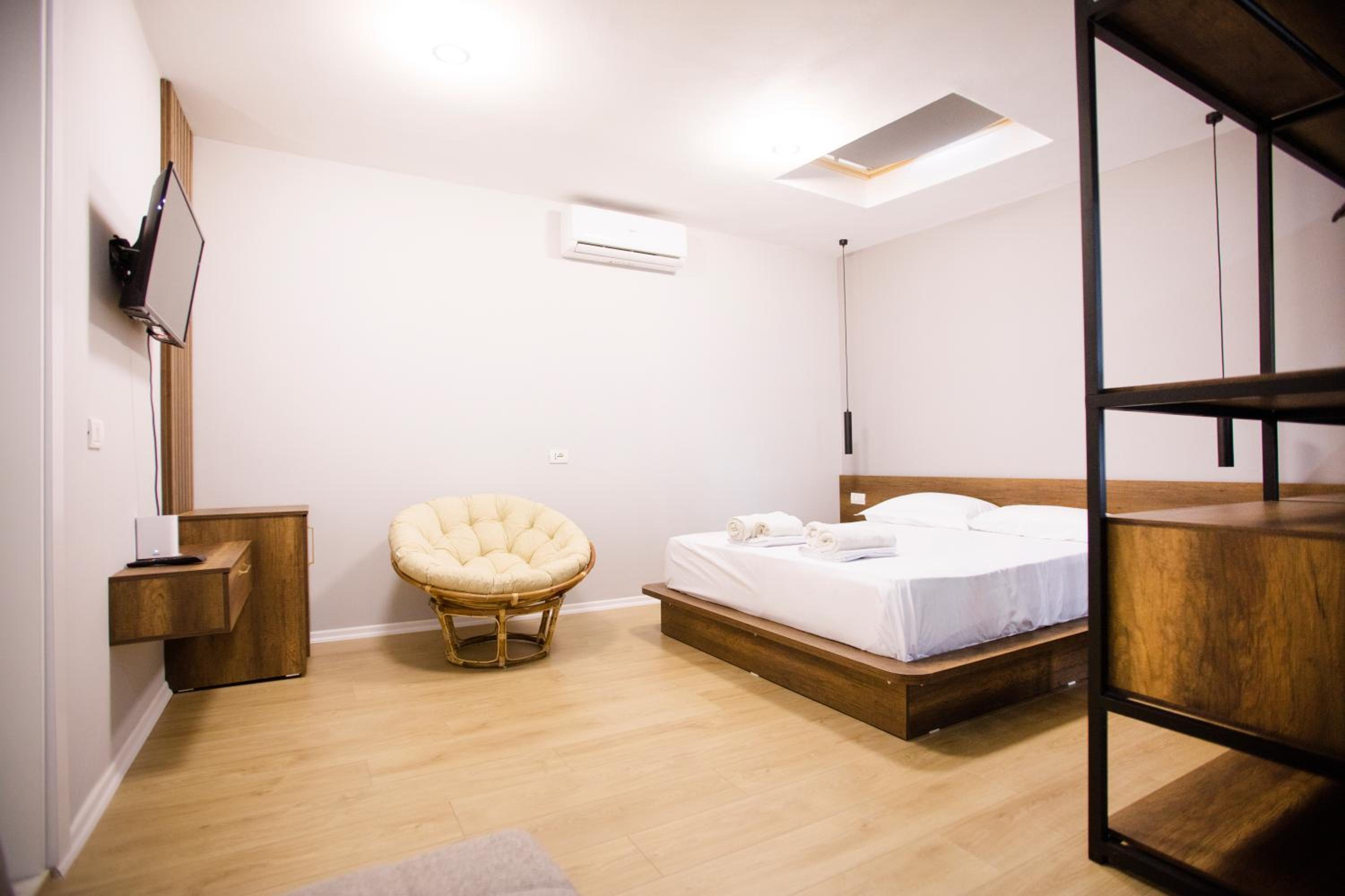 Blloku 4BR Duplex w BBQ Terrace - Central Tirana