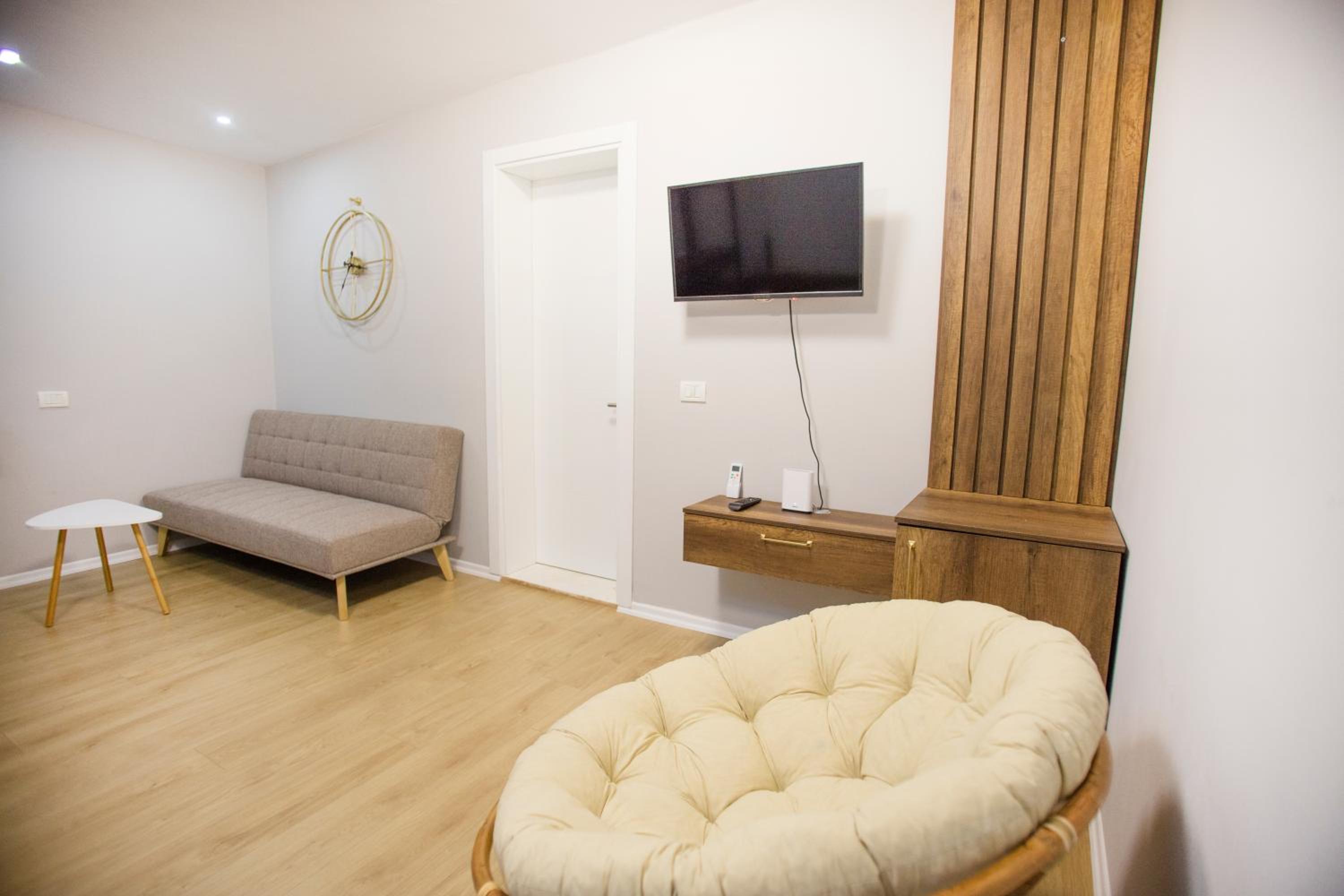 Blloku 4BR Duplex w BBQ Terrace - Central Tirana