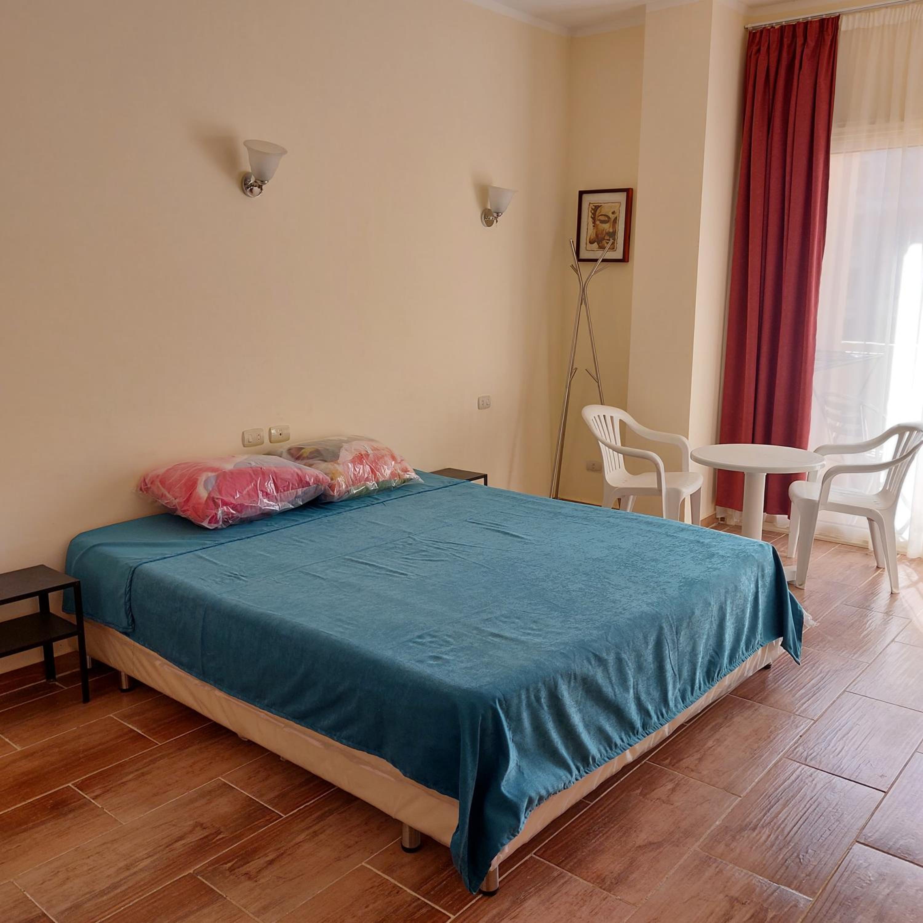 Florenza Khamsin 1 bedroom apartment with swimming pool view view 5