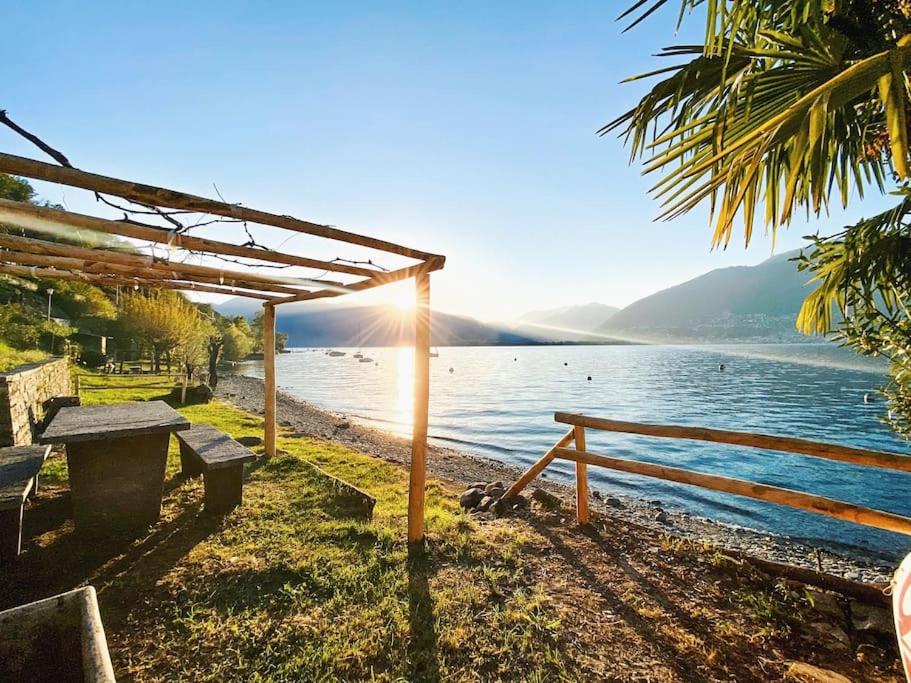 Boho Lake House - Private Beach 600m from the property - Free Parking - Home Cinema Room