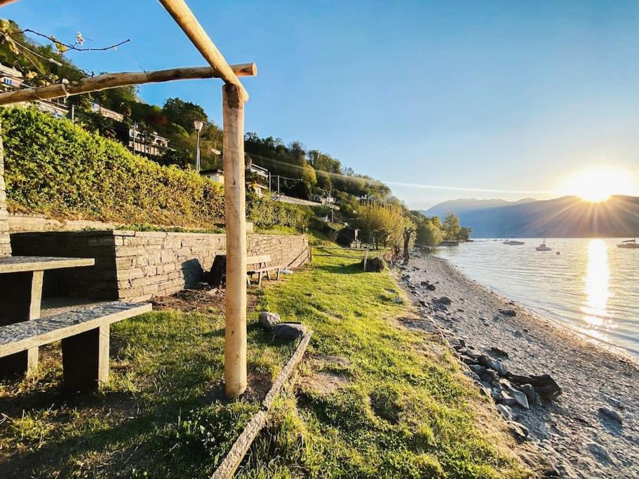 Boho Lake House - Private Beach 600m from the property - Free Parking - Home Cinema Room
