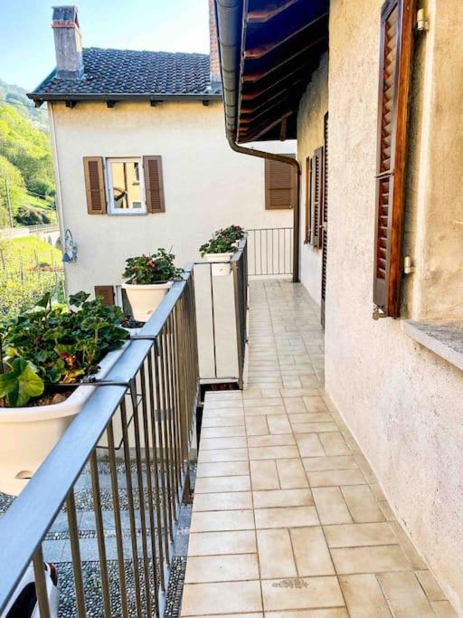 Boho Lake House - Private Beach 600m from the property - Free Parking - Home Cinema Room