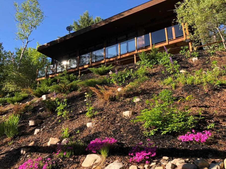 Chalet DesignPur on the lake
