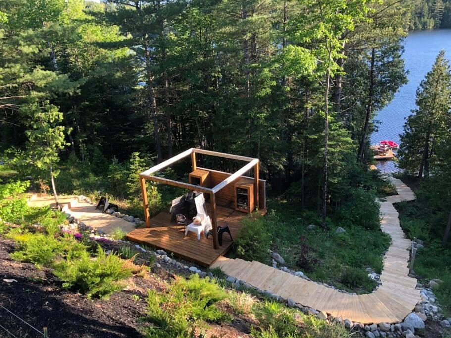 Chalet DesignPur on the lake